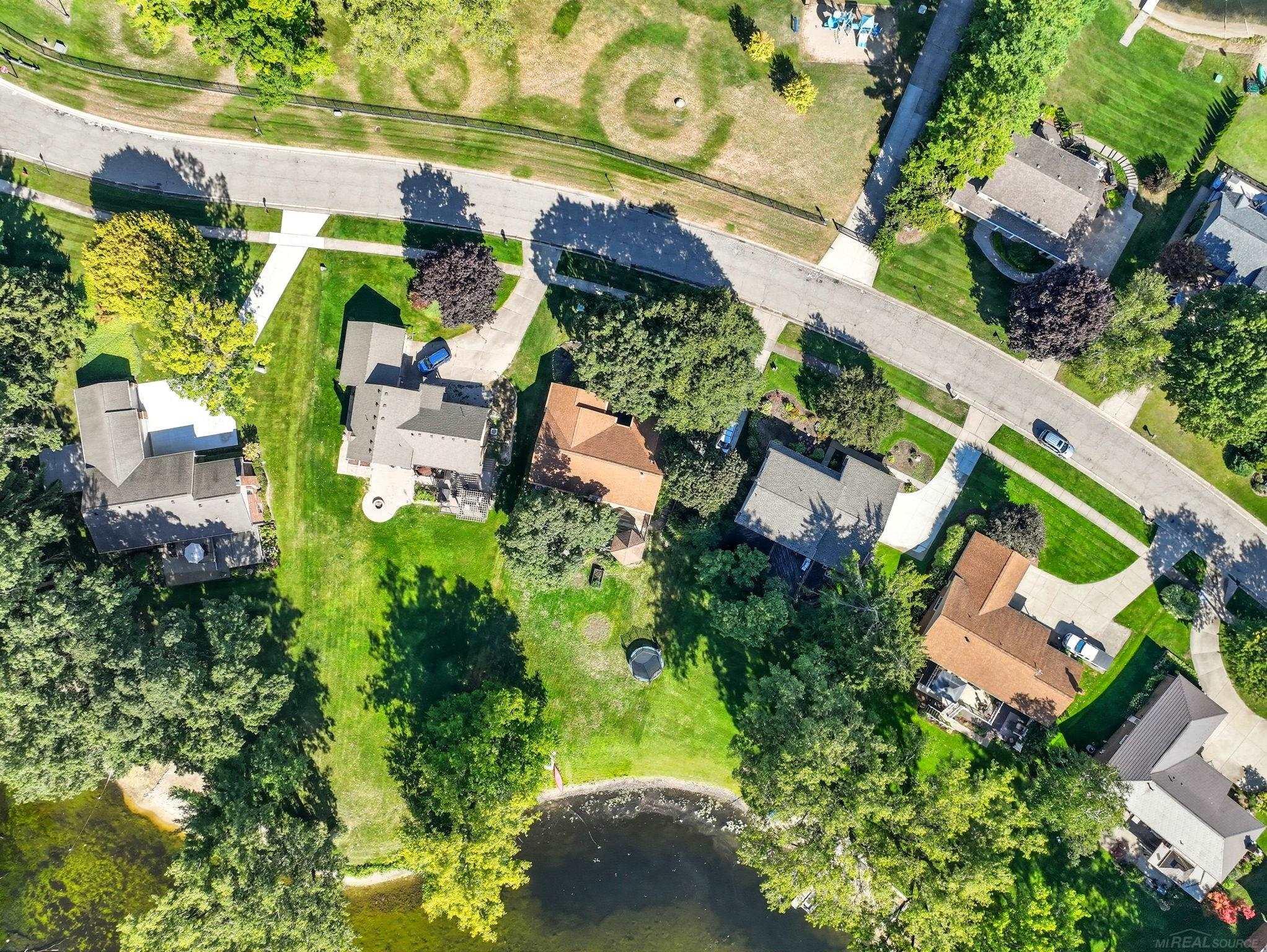 325 Lakes Edge Drive