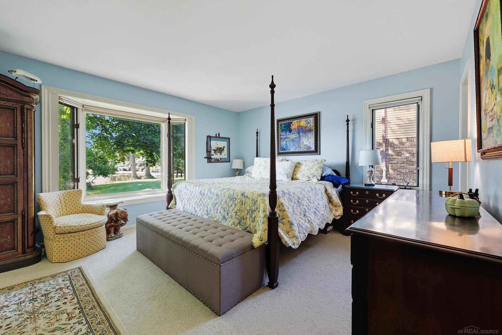 325 Lakes Edge Drive