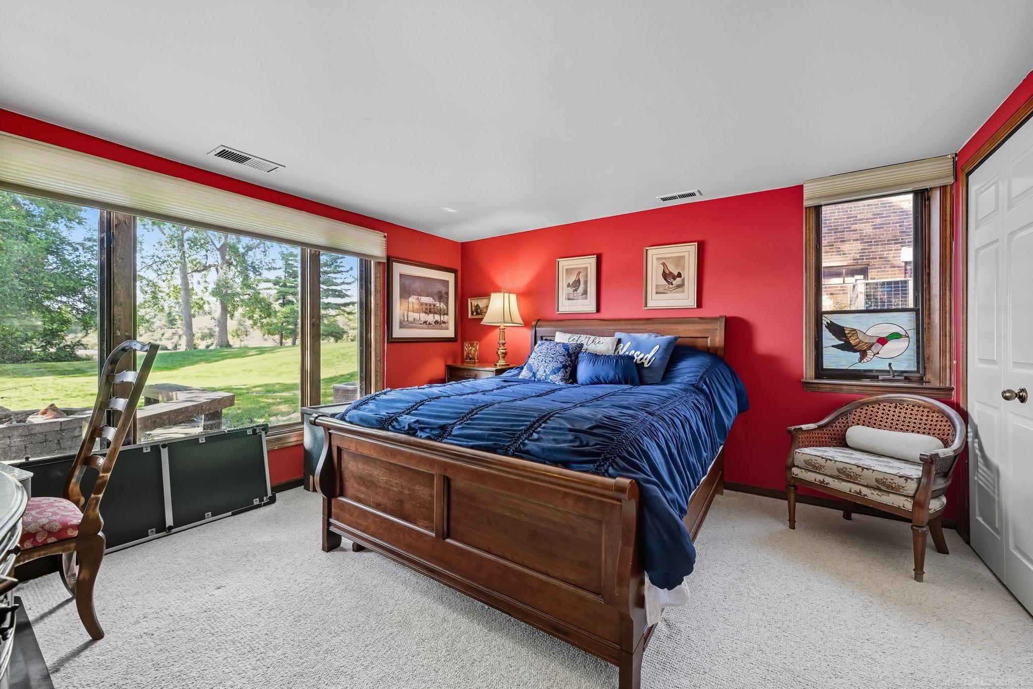 325 Lakes Edge Drive