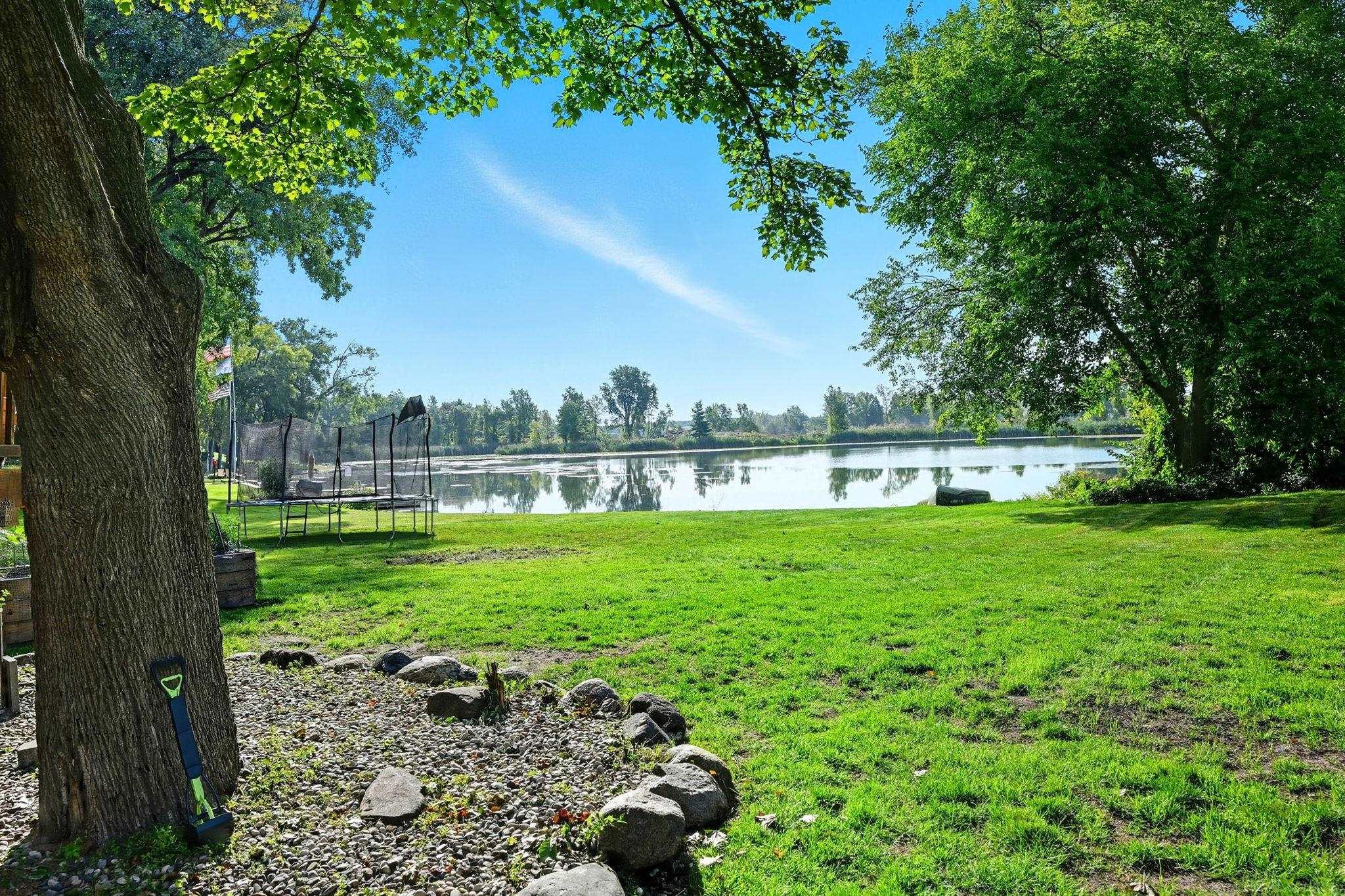 325 Lakes Edge Drive