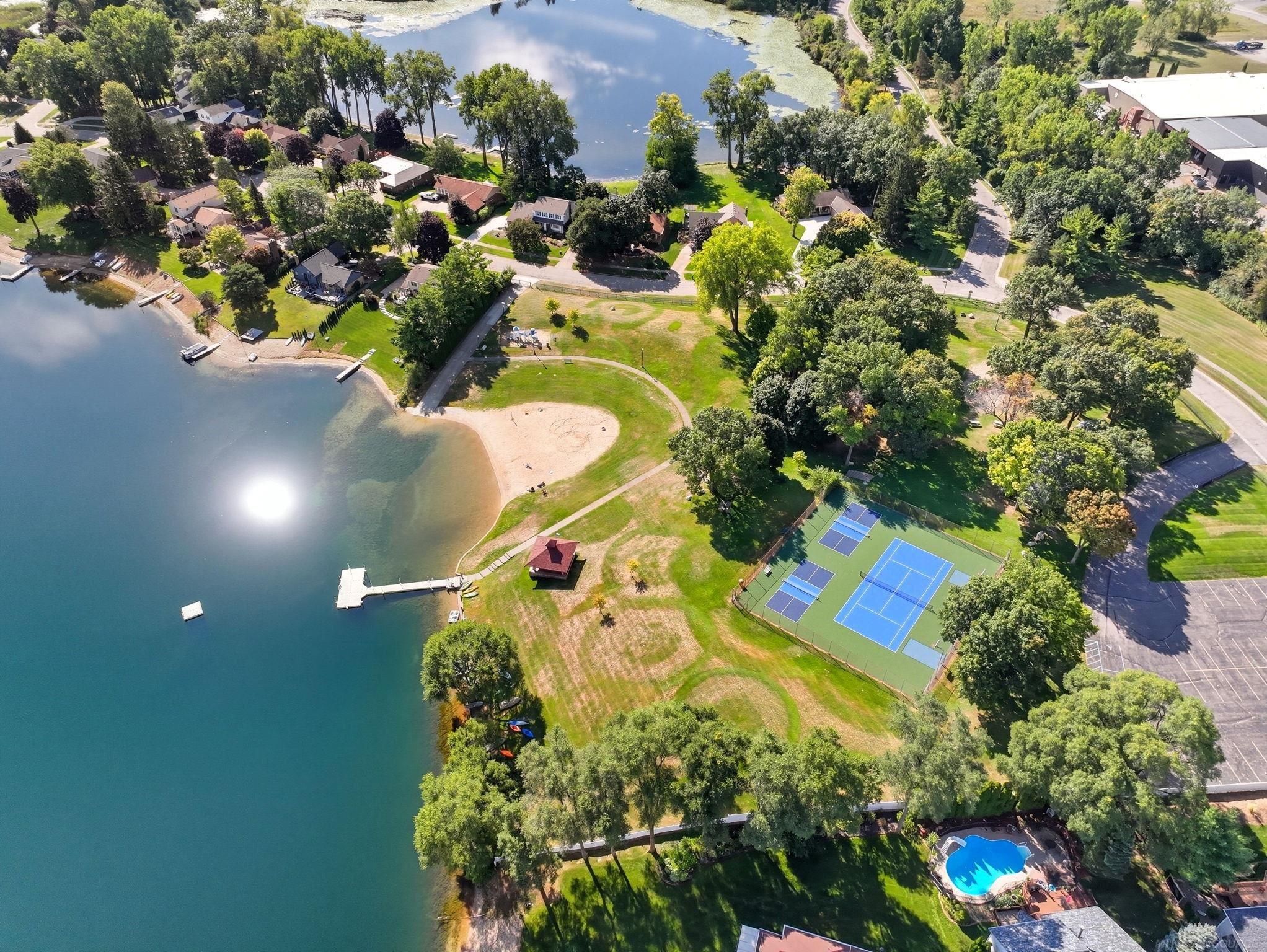 325 Lakes Edge Drive