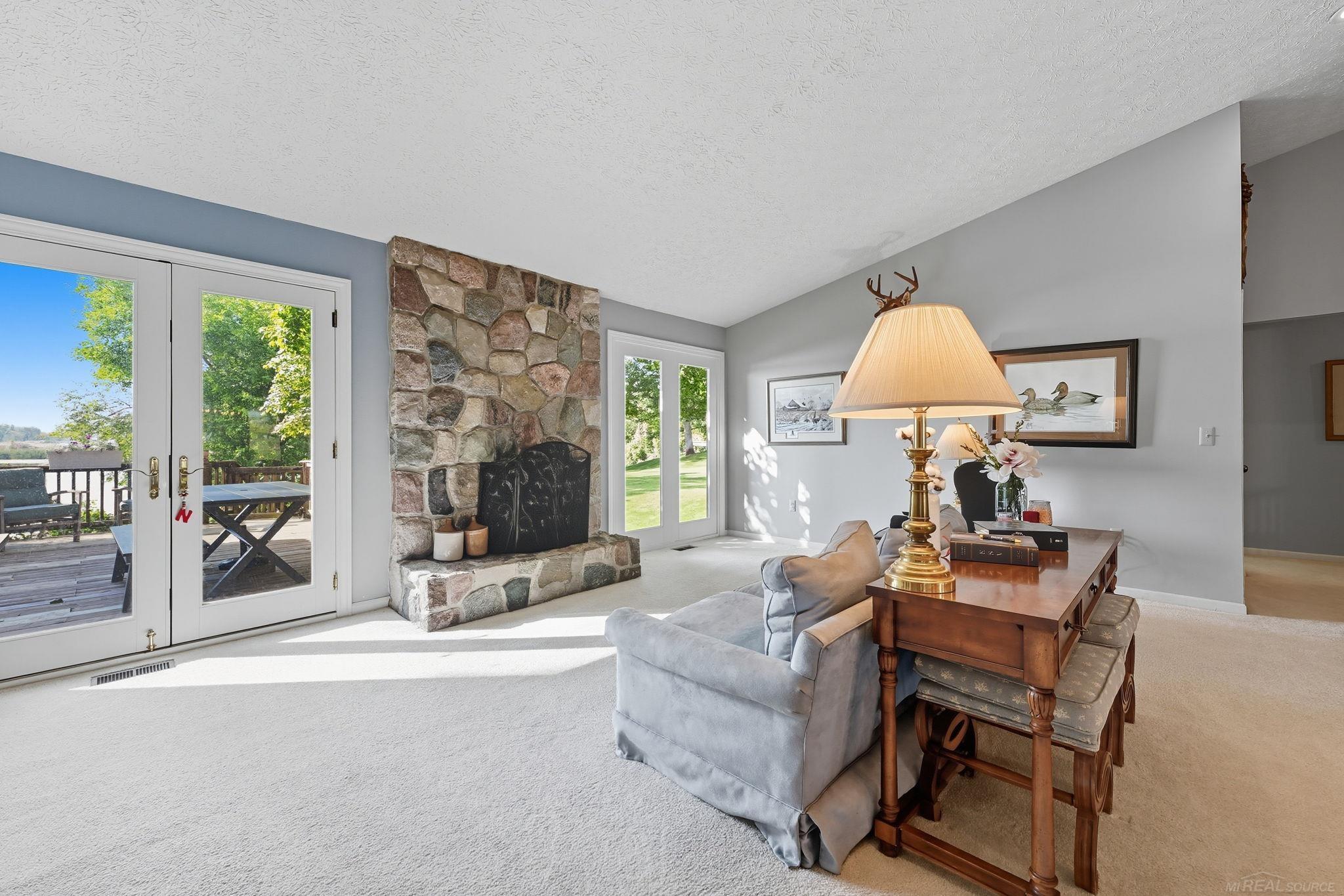 325 Lakes Edge Drive
