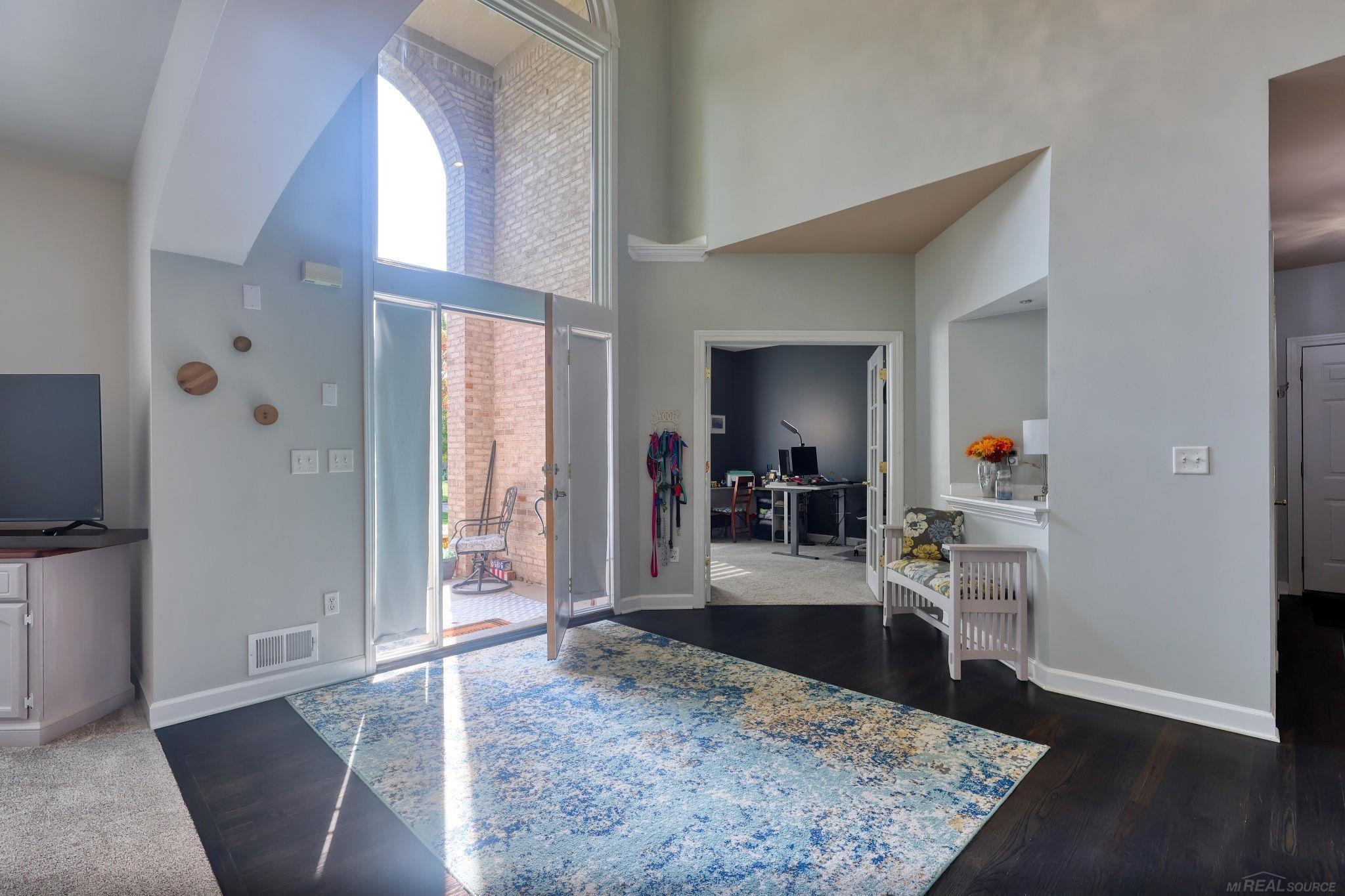 587 Eastlake Trail