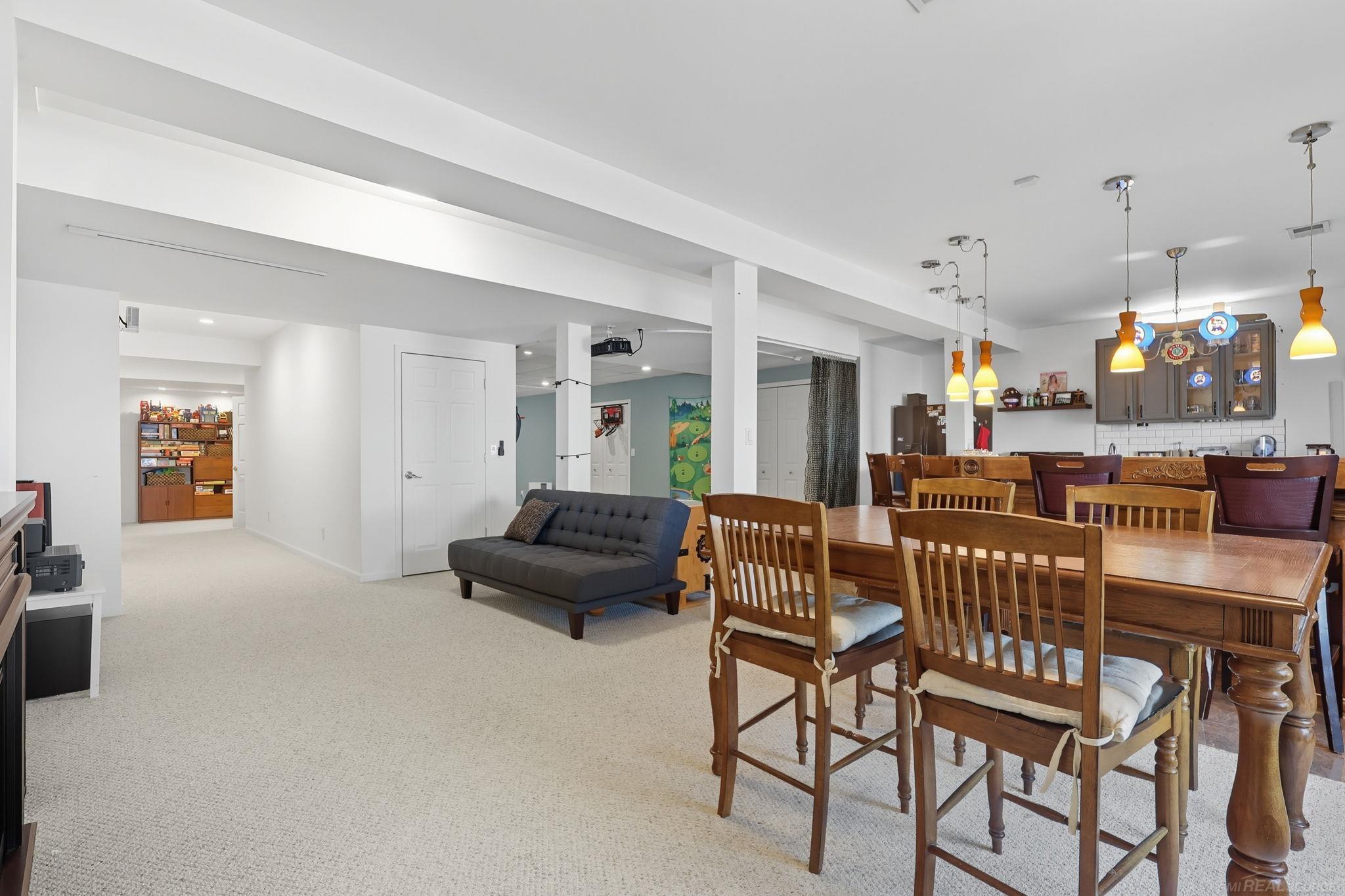 587 Eastlake Trail