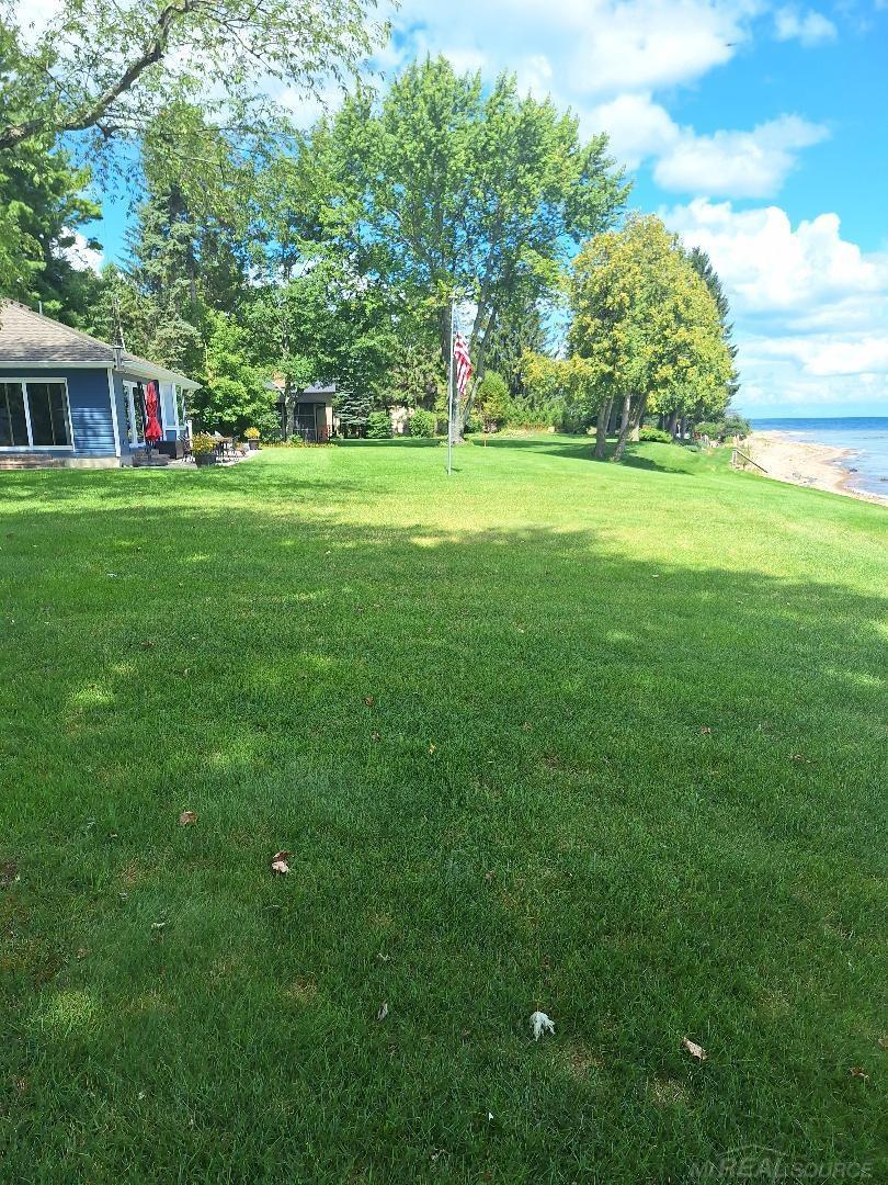 830 N Lakeshore Road
