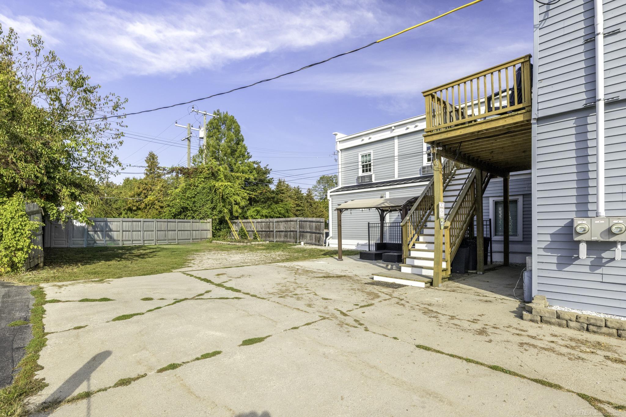 5520 Main Street