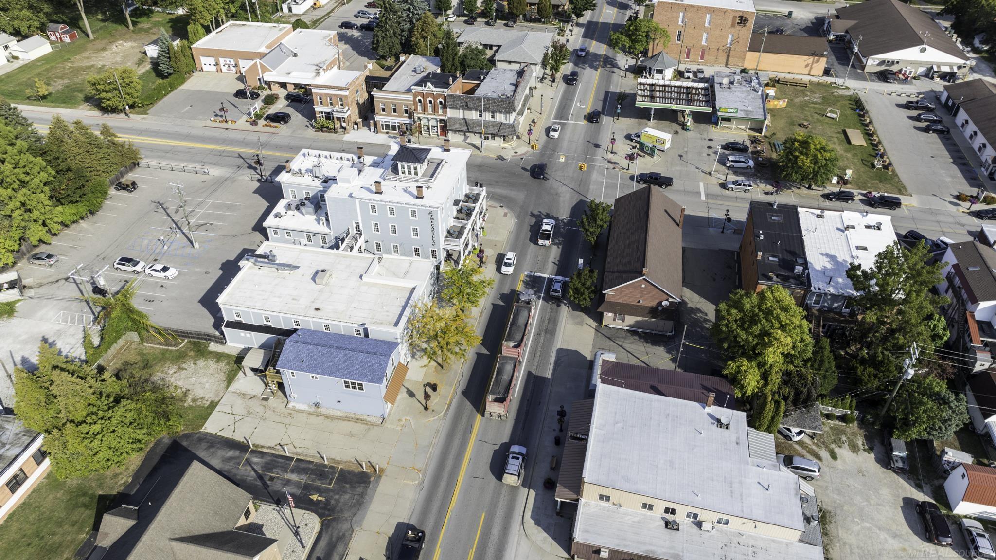 5520 Main Street
