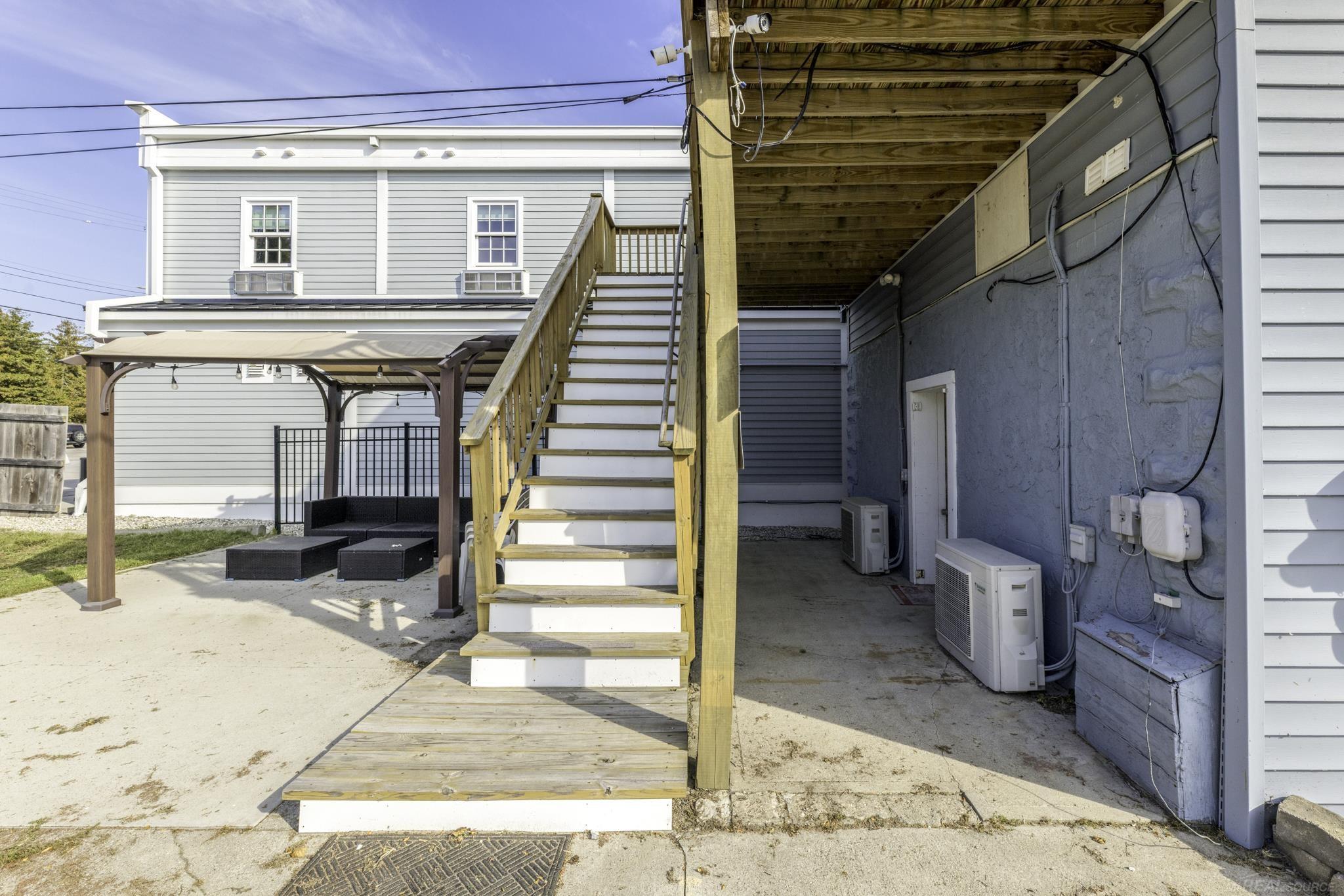 5520 Main Street
