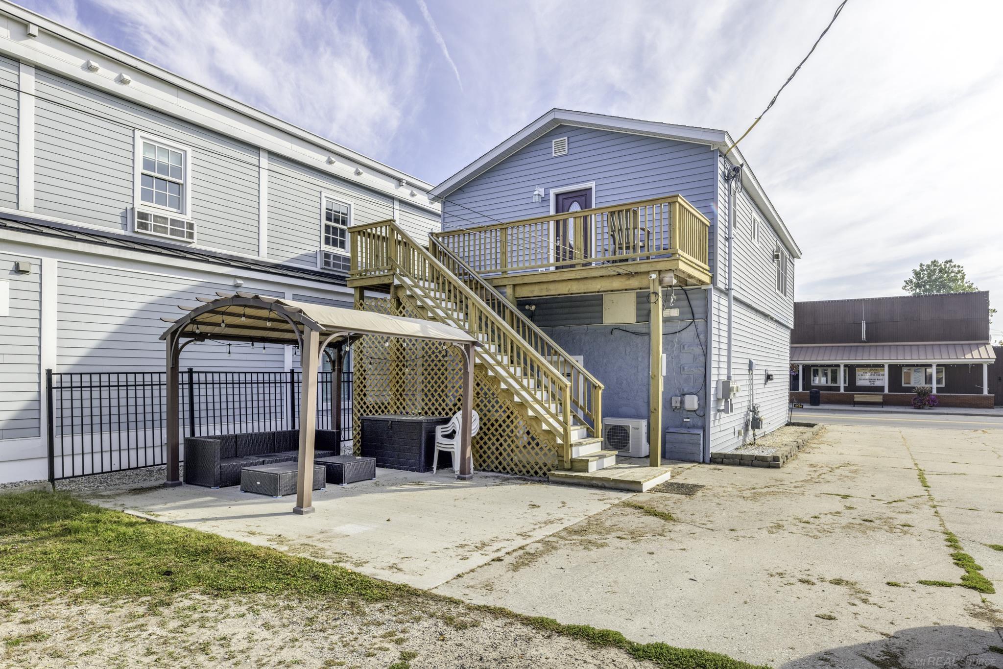 5520 Main Street
