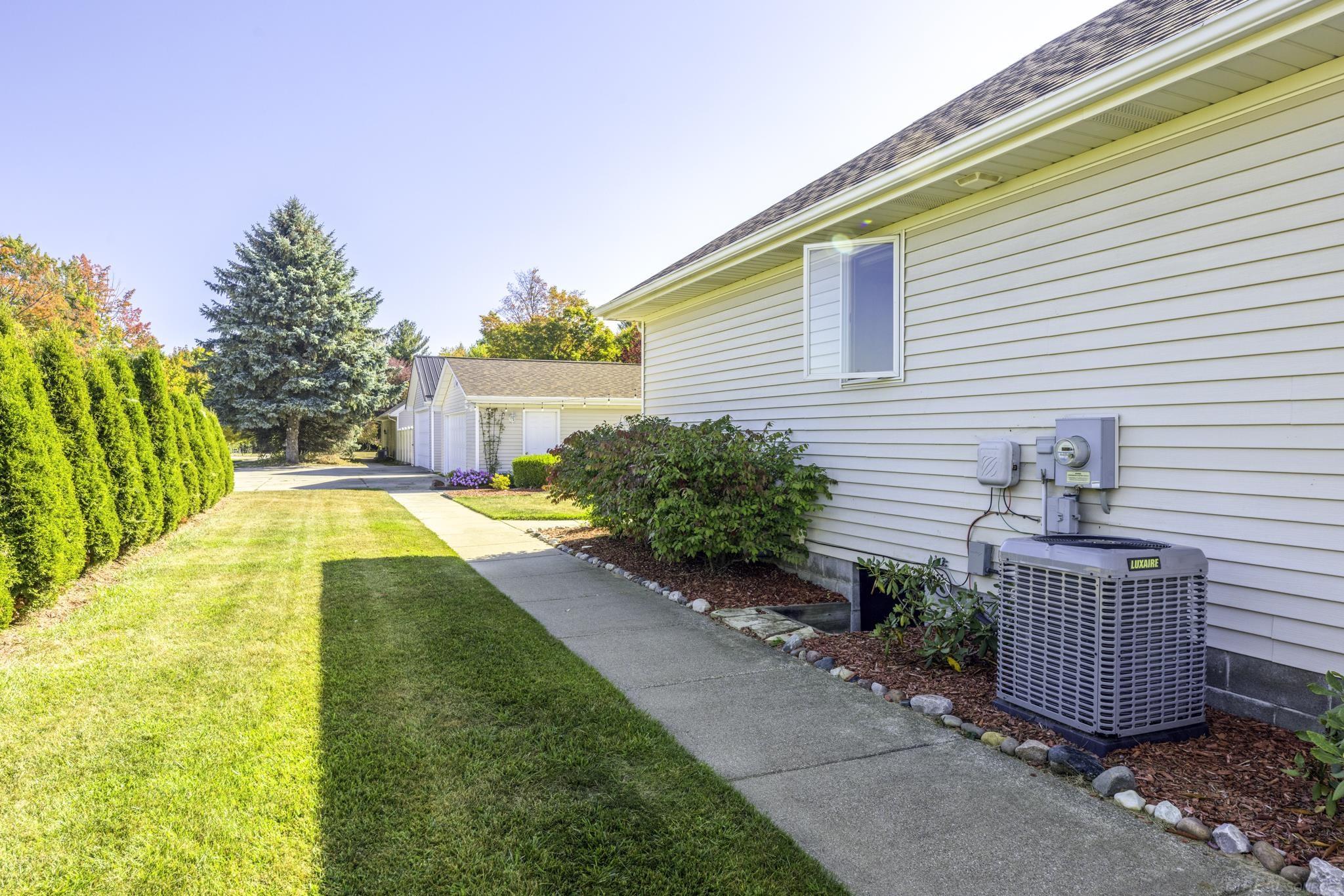 5389 William Drive