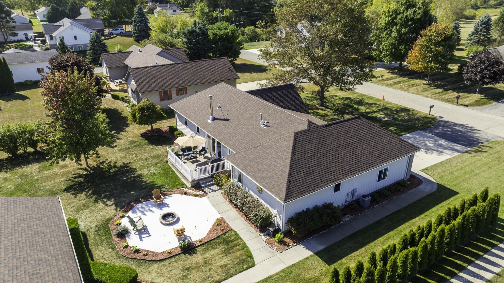 5389 William Drive