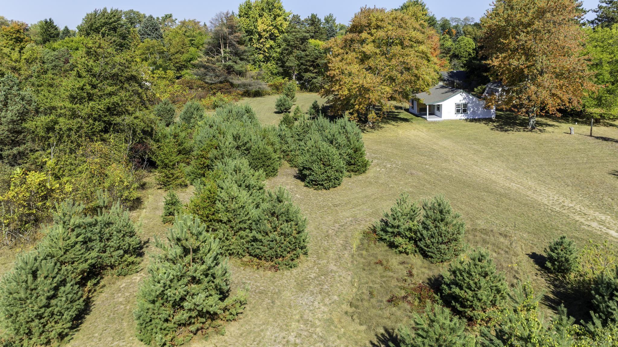 8027 Lakeshore Road