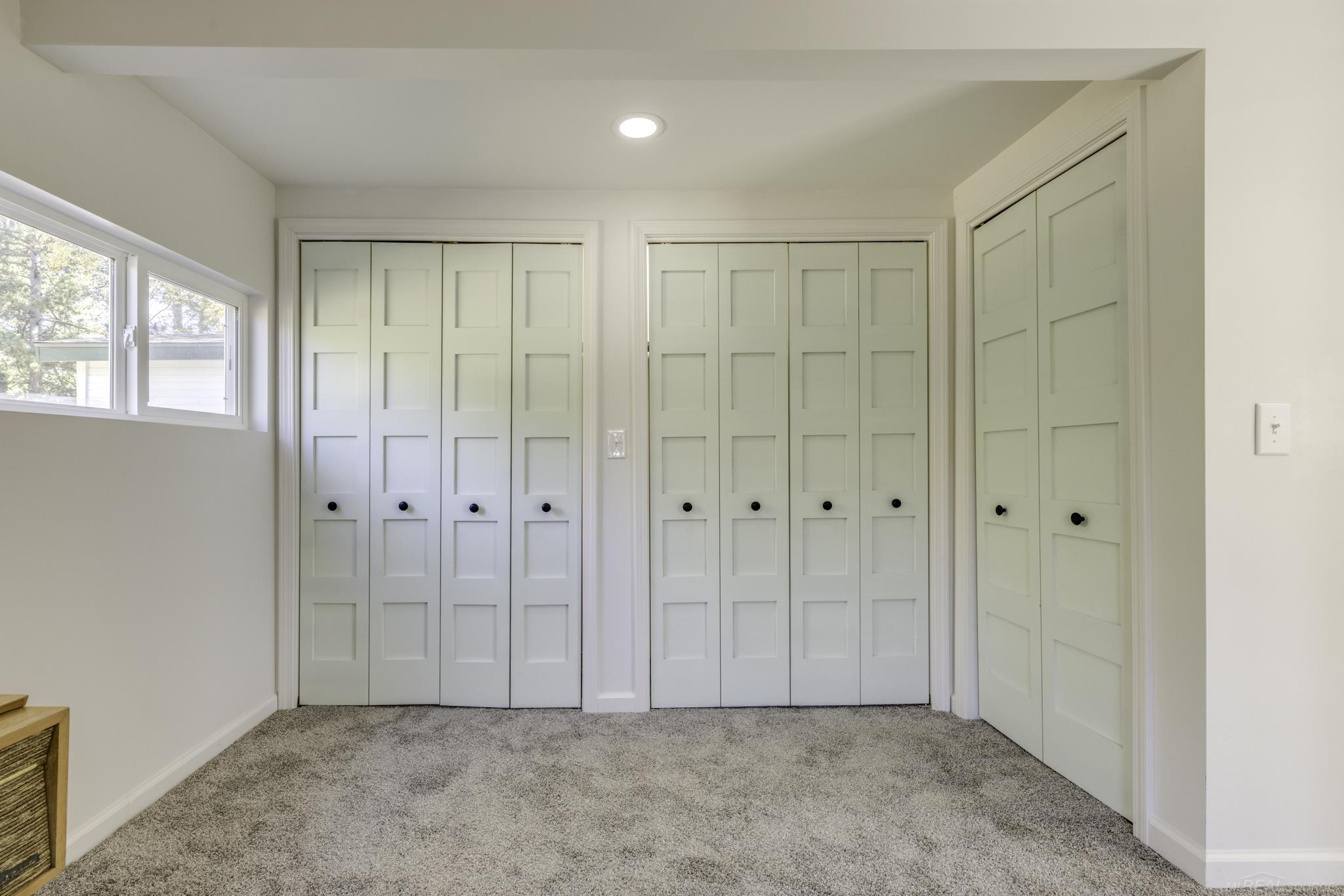 8027 Lakeshore Road
