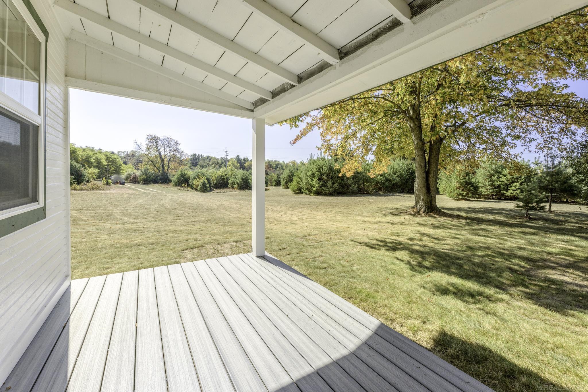 8027 Lakeshore Road