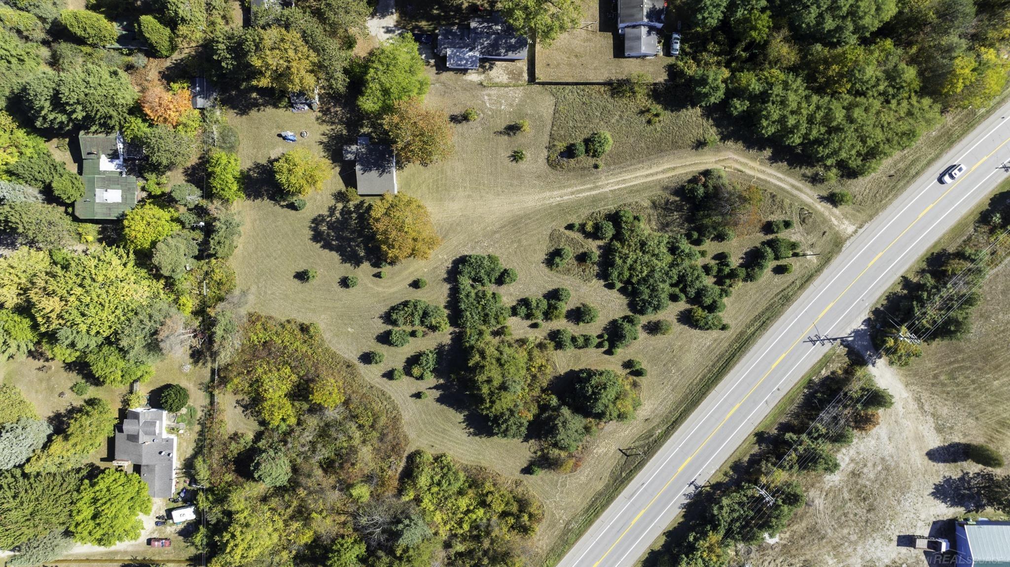 8027 Lakeshore Road