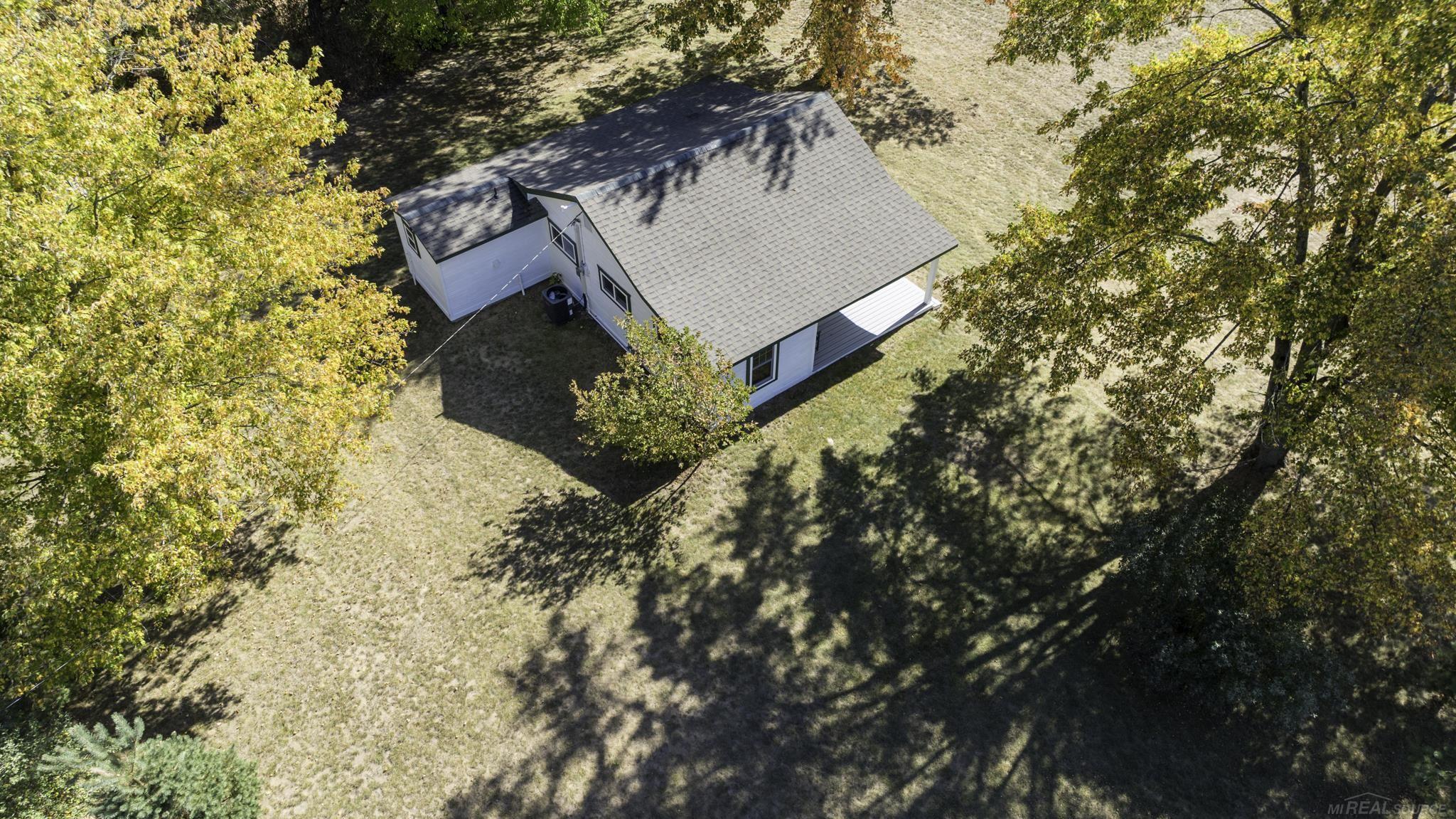 8027 Lakeshore Road