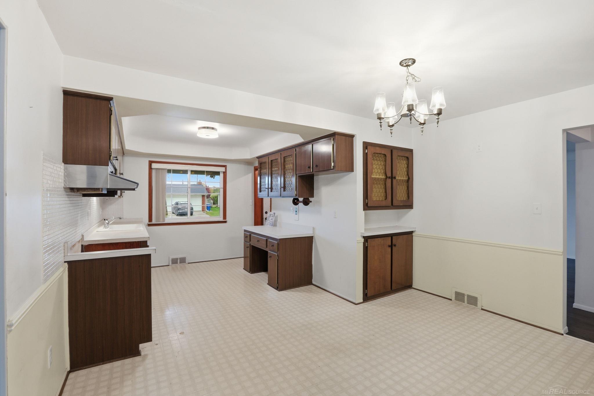 11220 Canterbury Drive