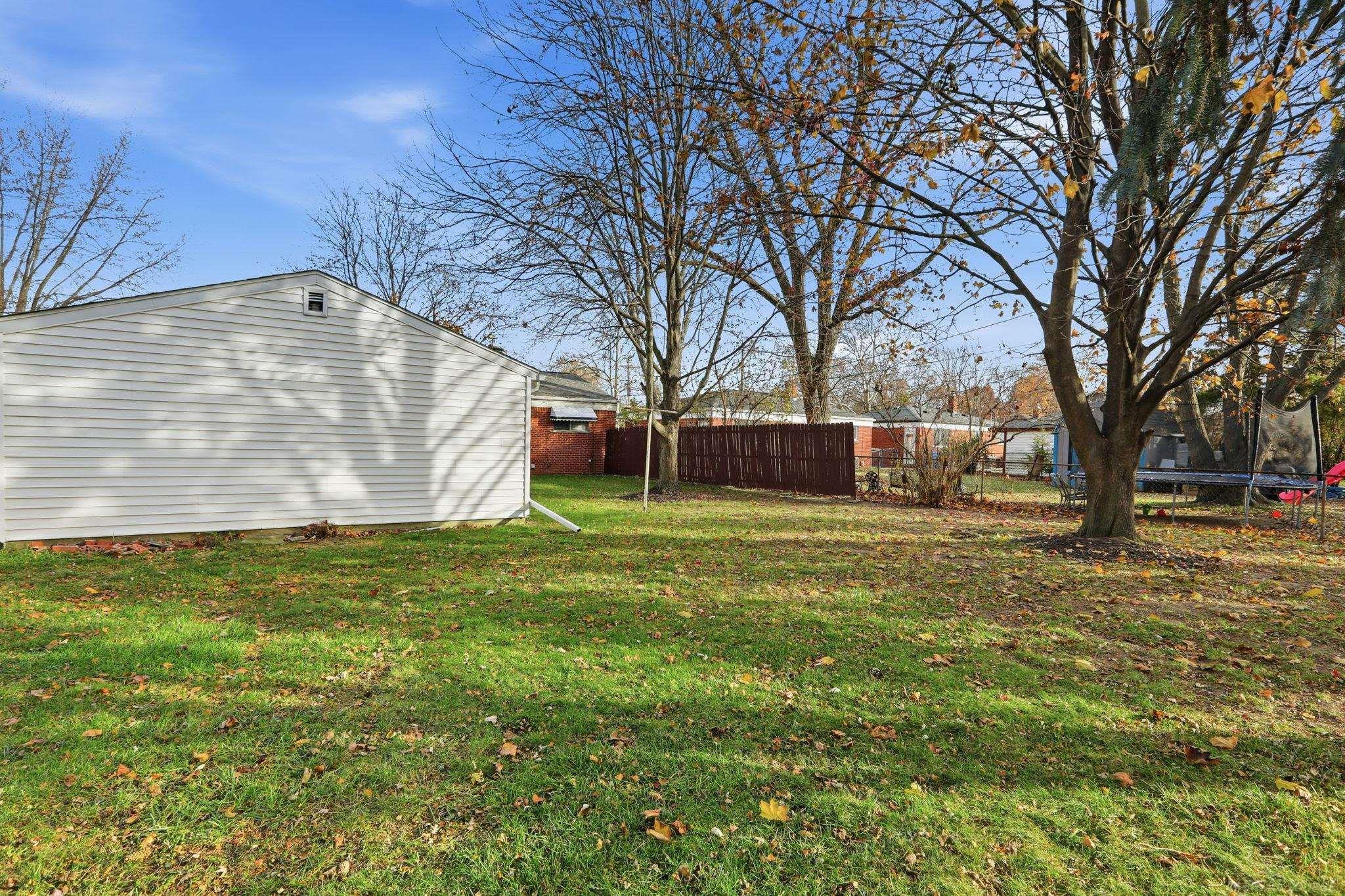 30045 N Iroquois Drive