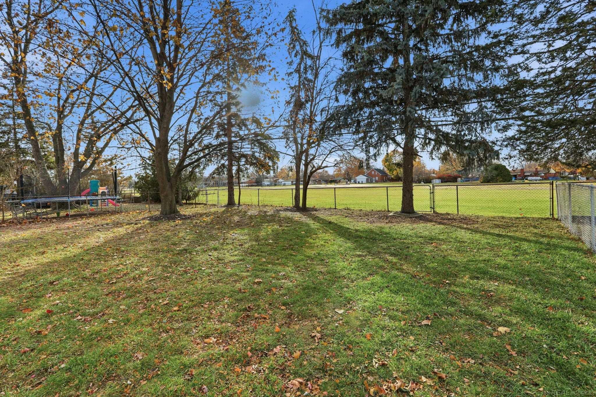 30045 N Iroquois Drive