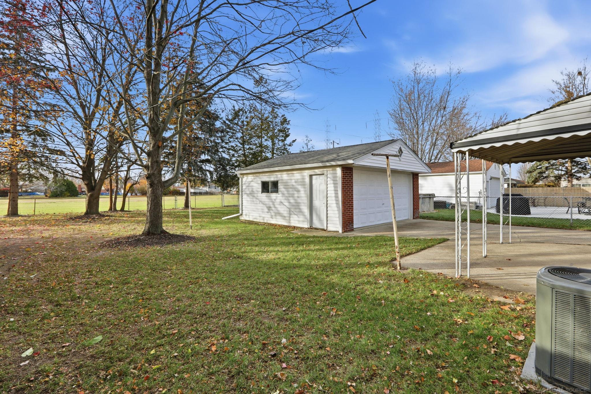 30045 N Iroquois Drive
