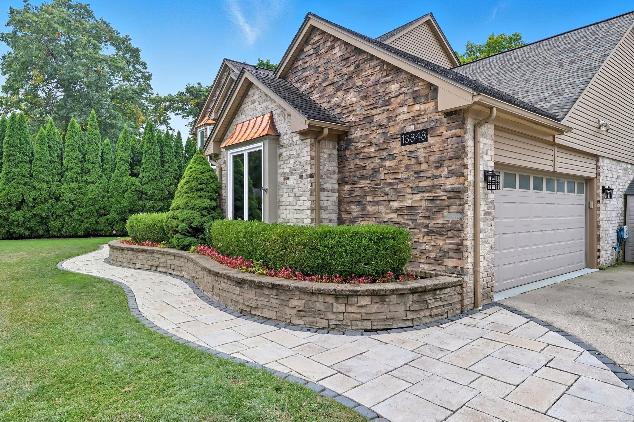 13848 Woodsett Court