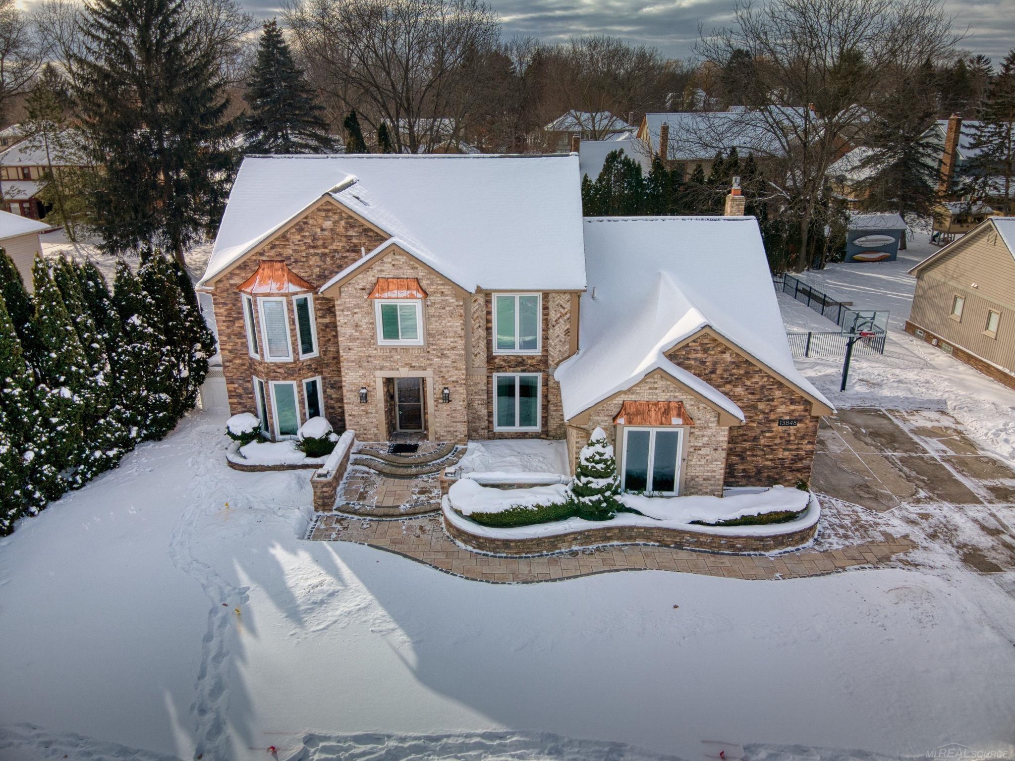13848 Woodsett Court