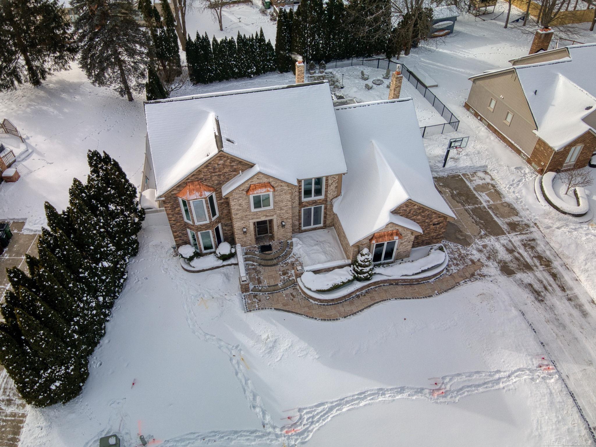 13848 Woodsett Court