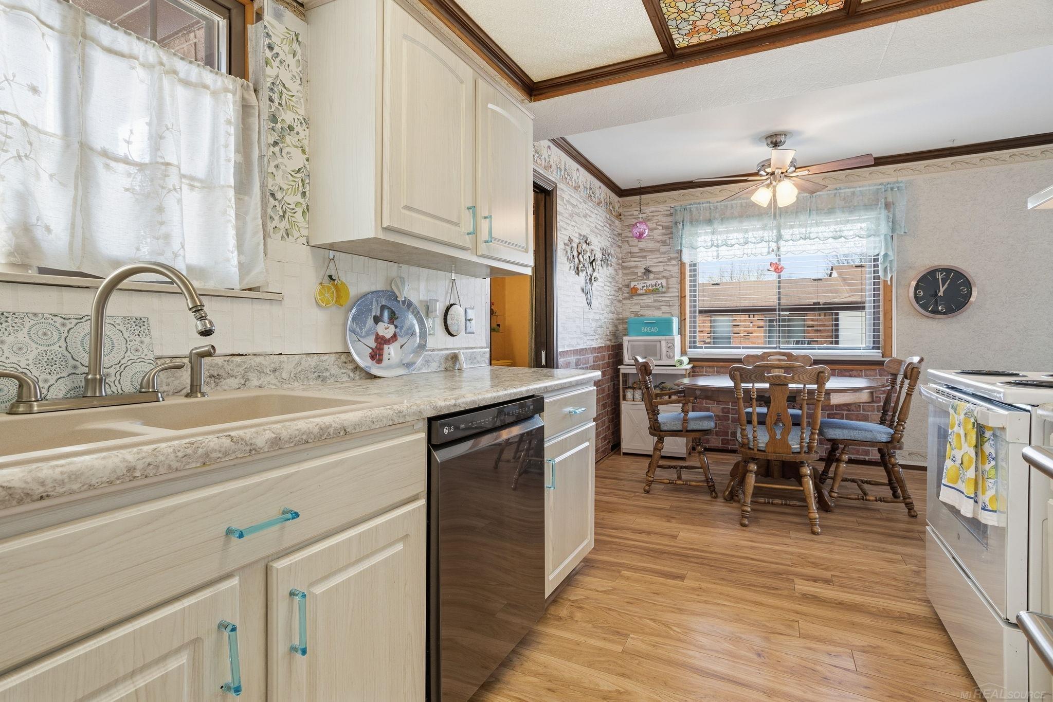 5301 Rene Drive UNIT 105 Unit: BLDG 27 UNIT 105