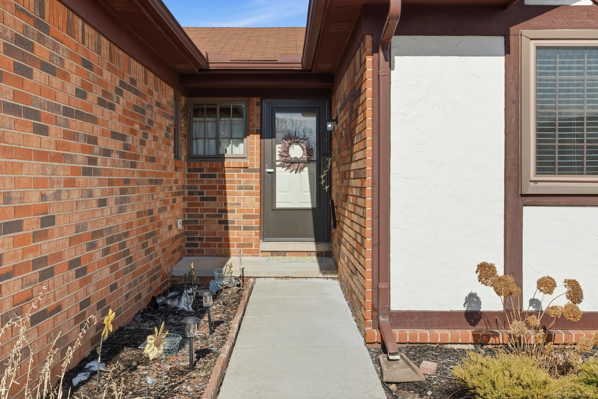 5301 Rene Drive UNIT 105 Unit: BLDG 27 UNIT 105