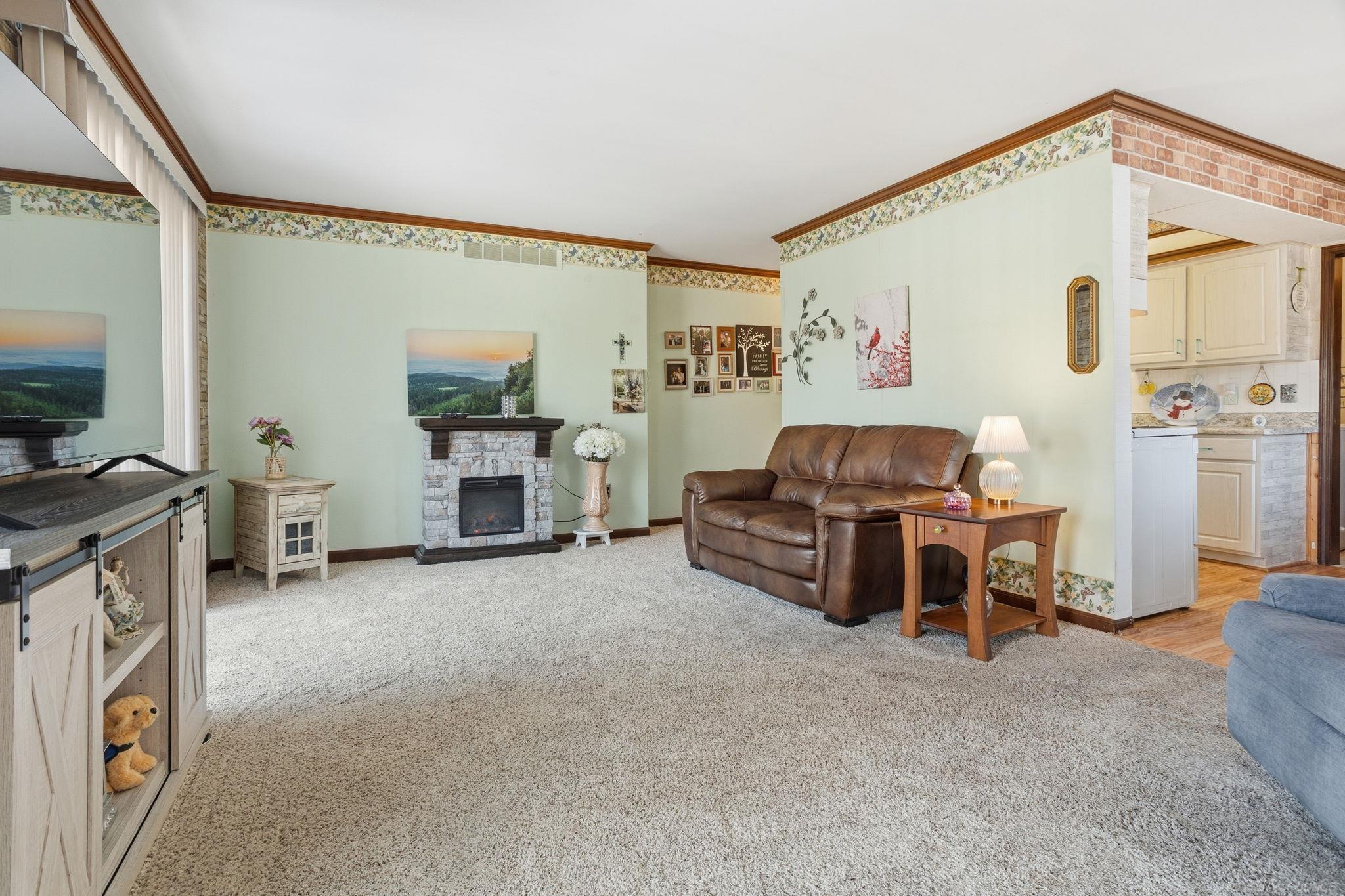 5301 Rene Drive UNIT 105 Unit: BLDG 27 UNIT 105