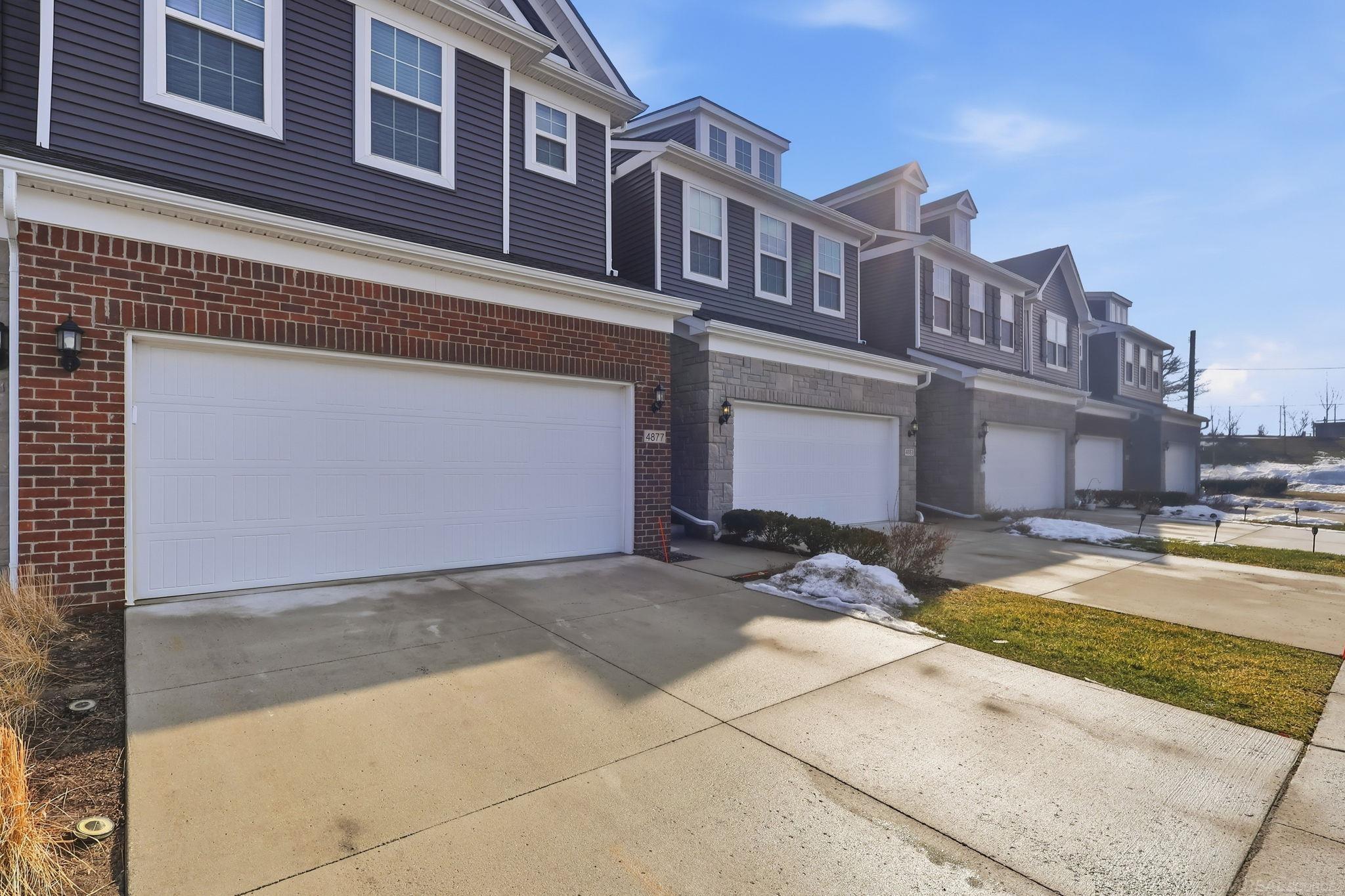 4877 Broomfield Way
