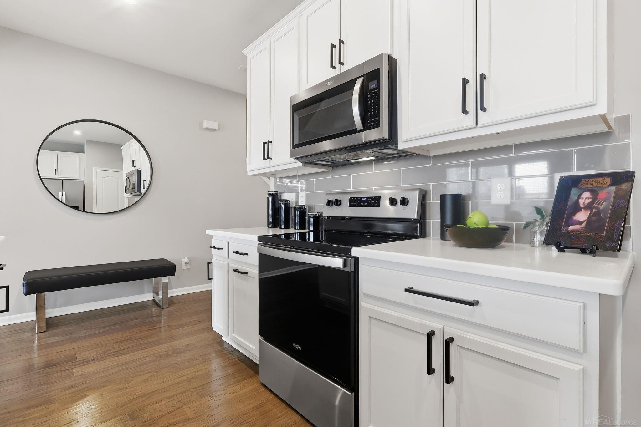 4877 Broomfield Way