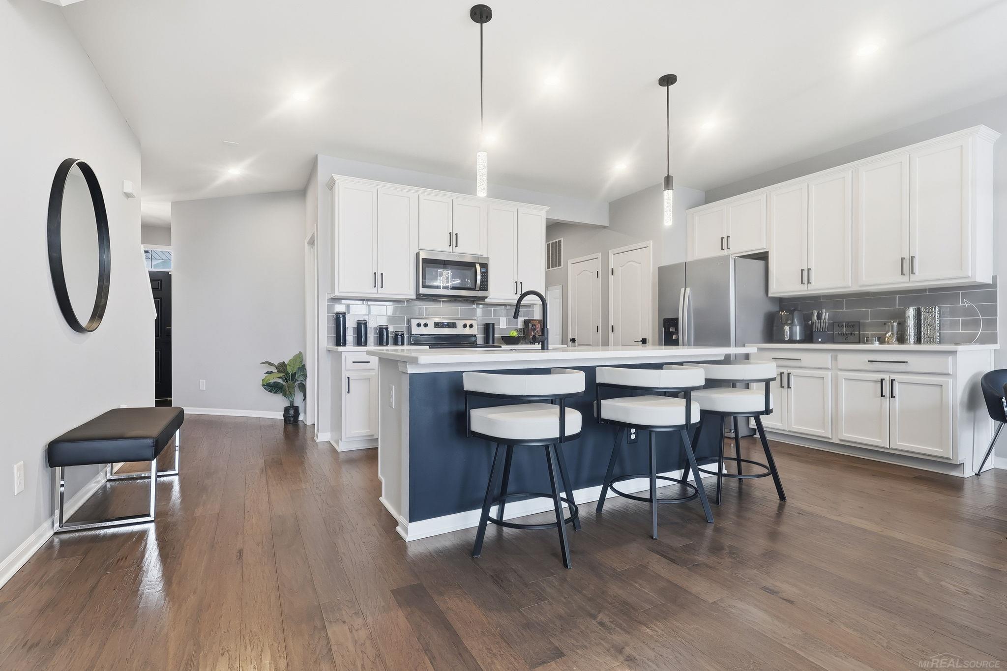 4877 Broomfield Way