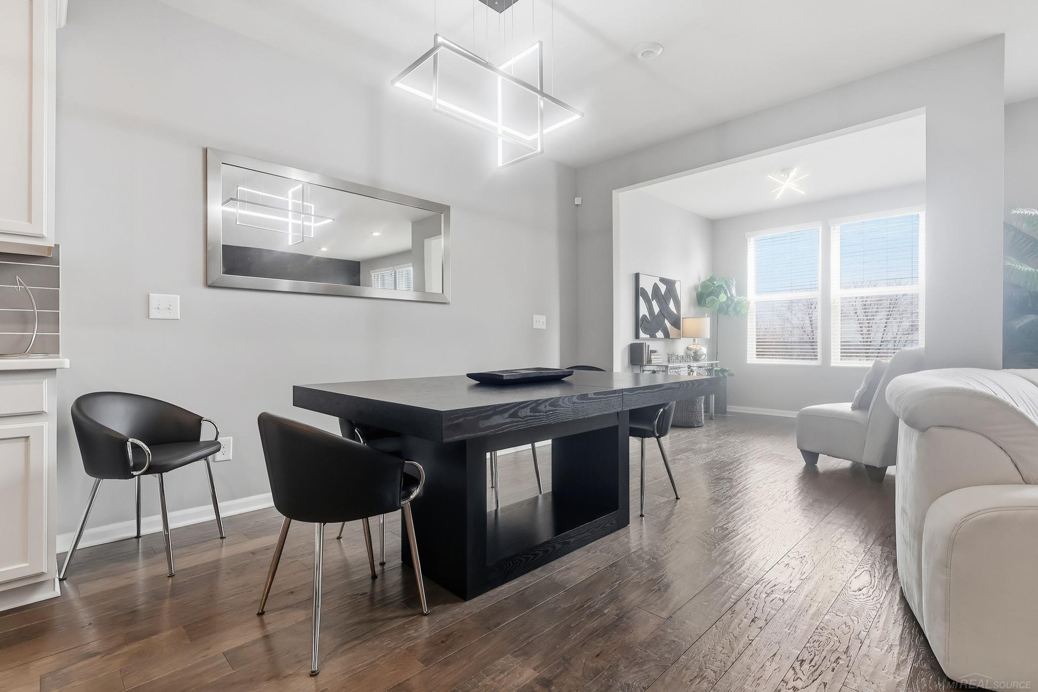 4877 Broomfield Way