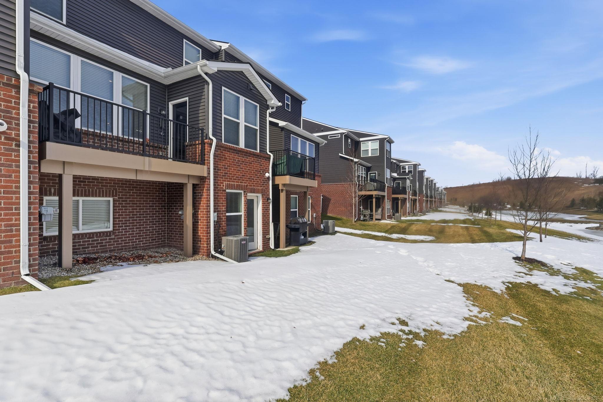 4877 Broomfield Way