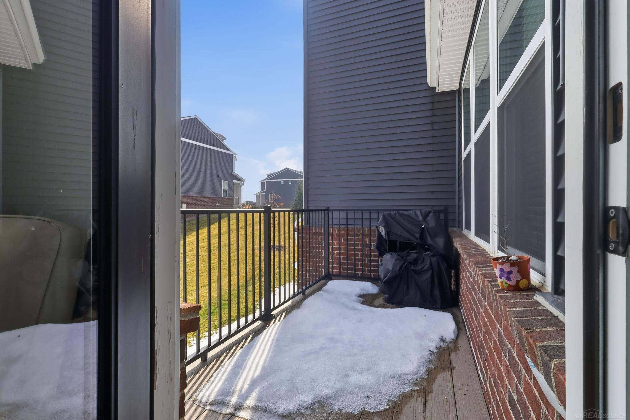4877 Broomfield Way