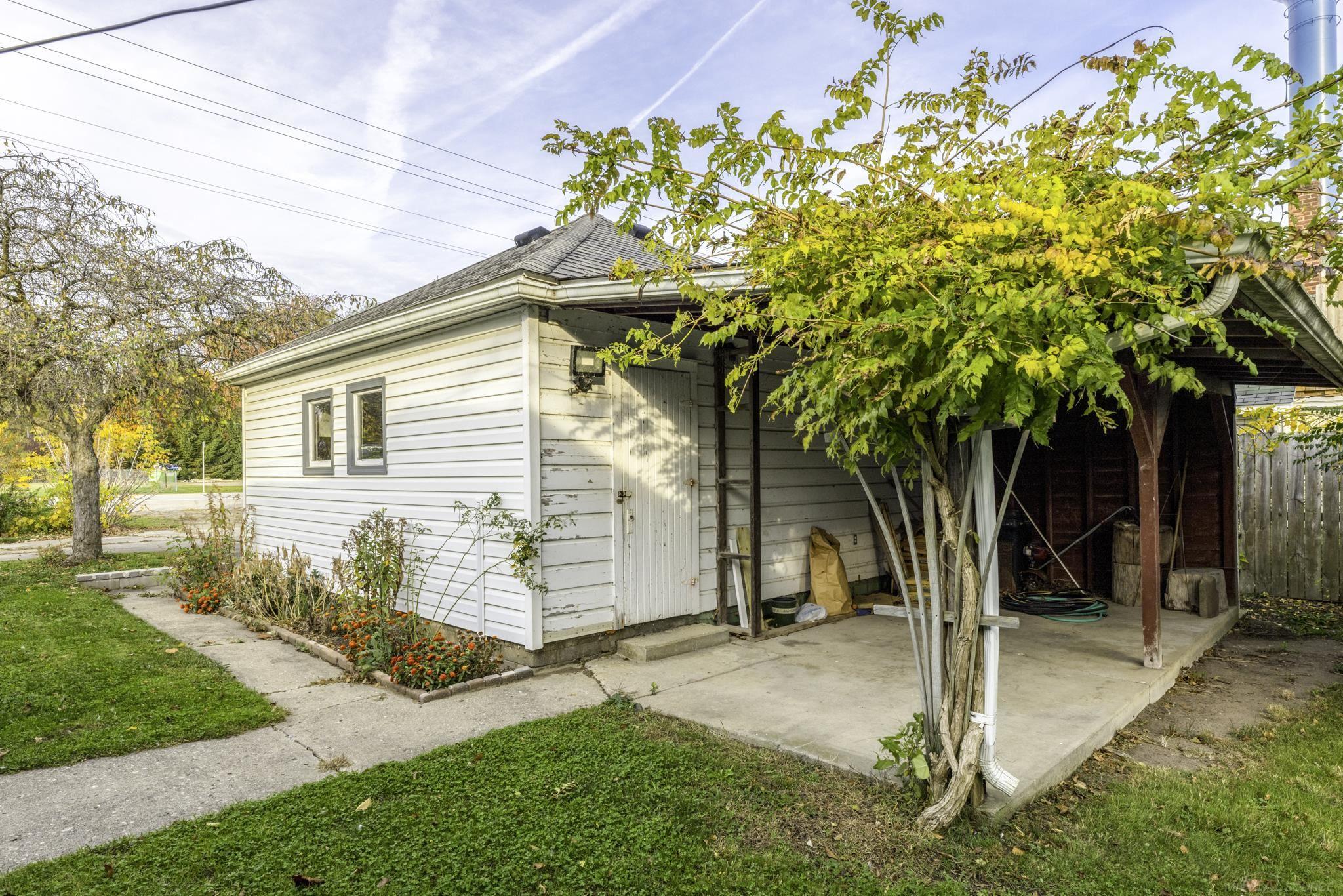7261 Dogwood Road