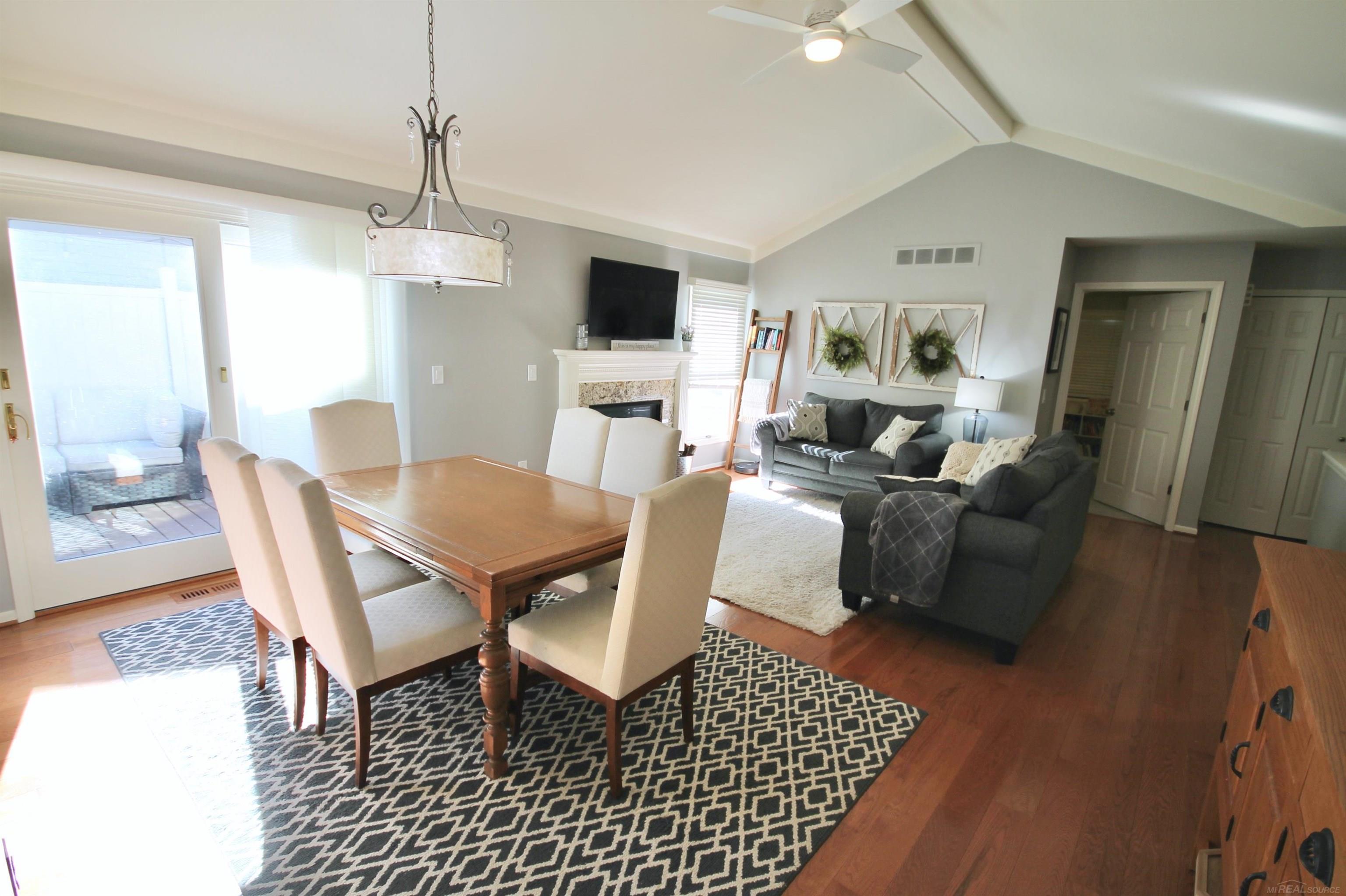 1596 Colony Drive