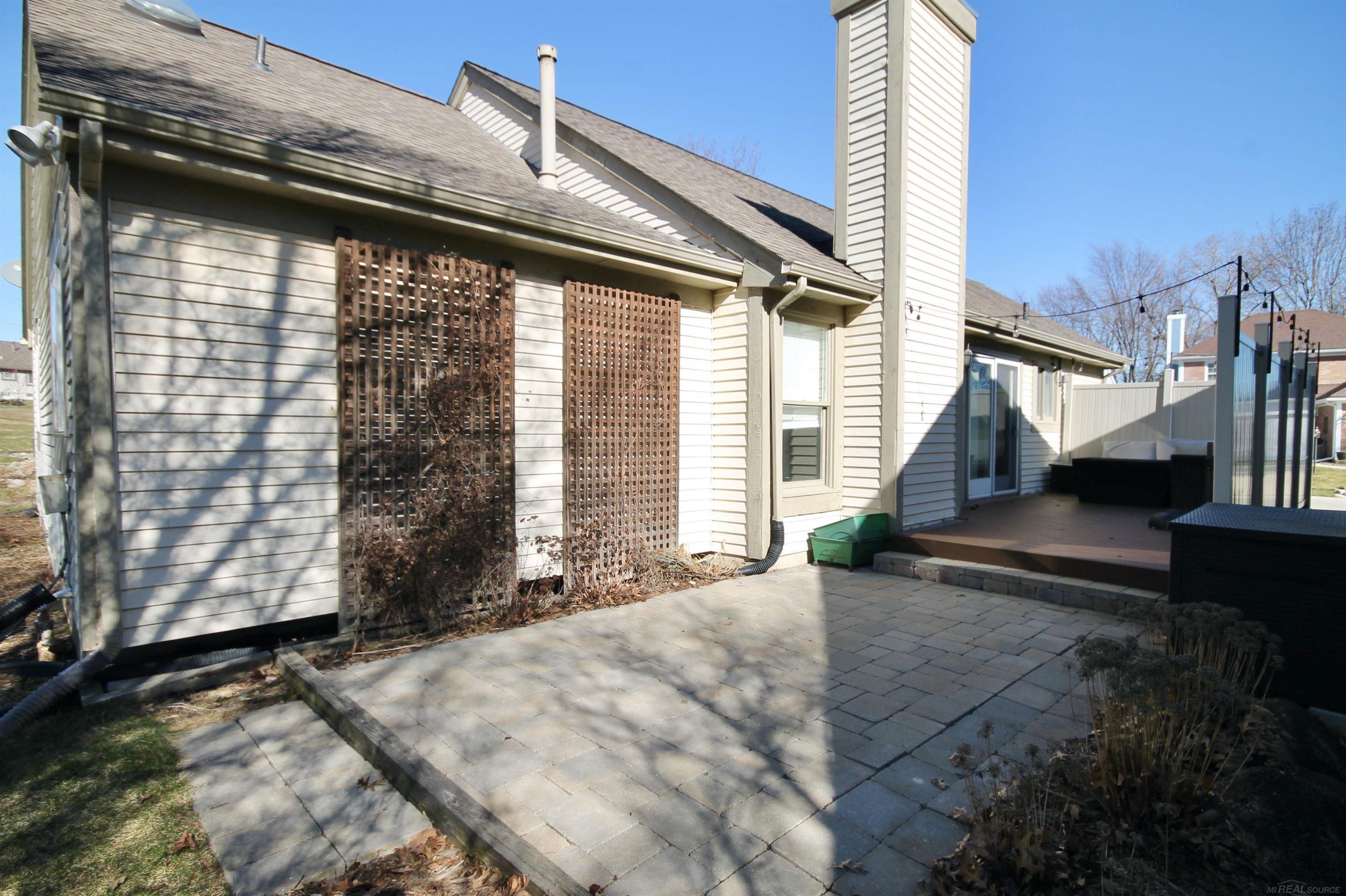 1596 Colony Drive