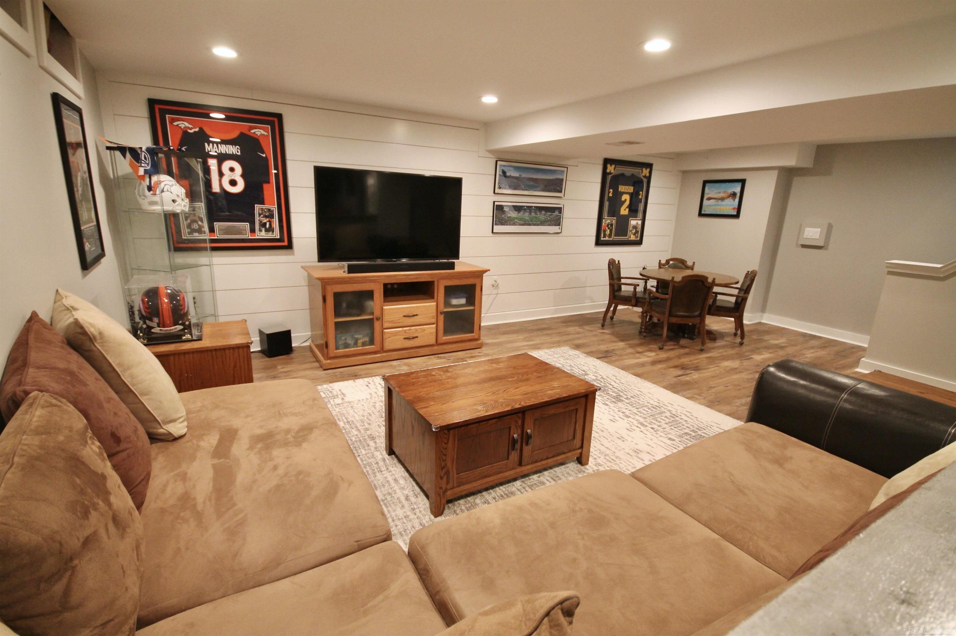 1596 Colony Drive
