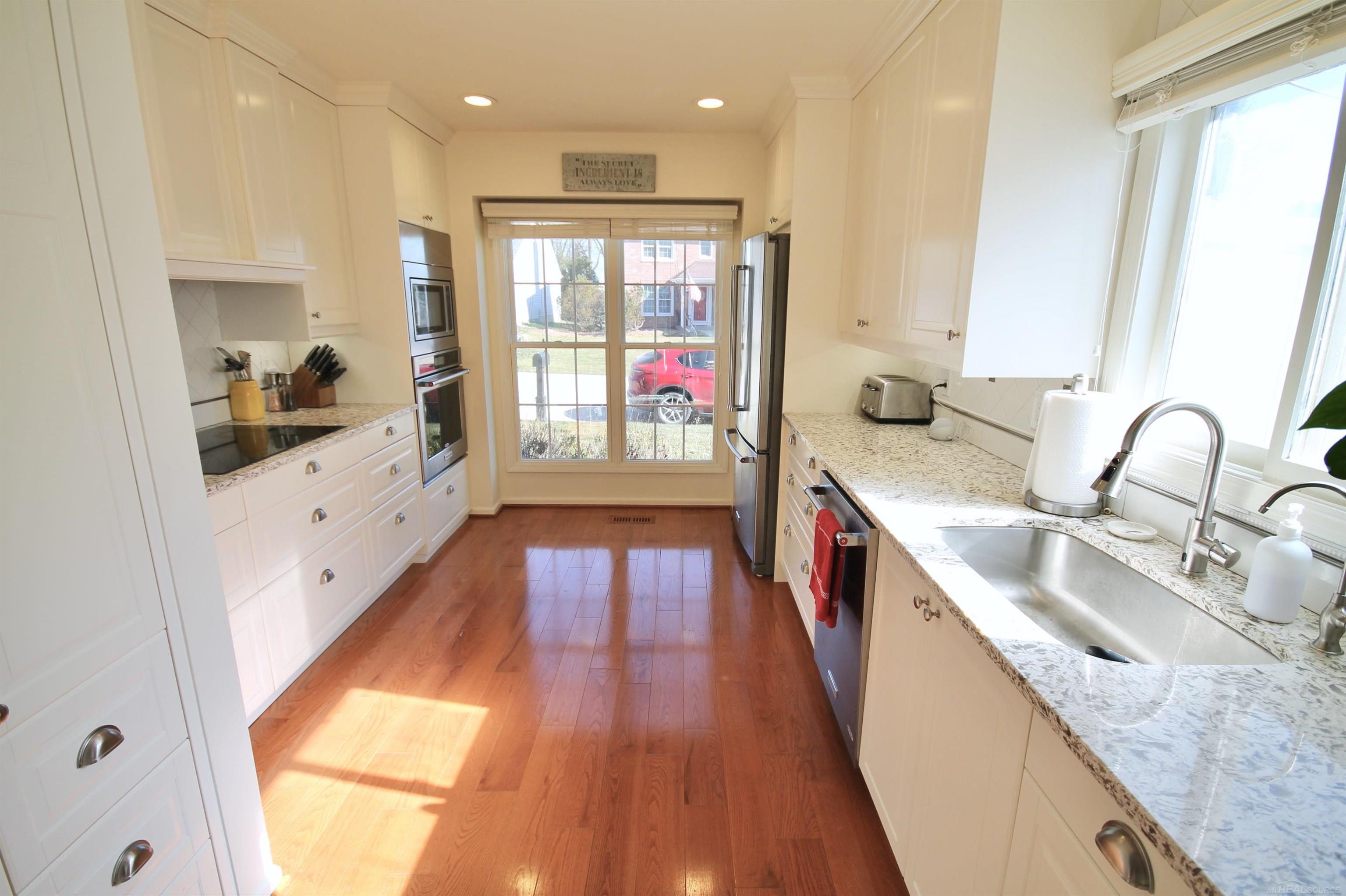 1596 Colony Drive