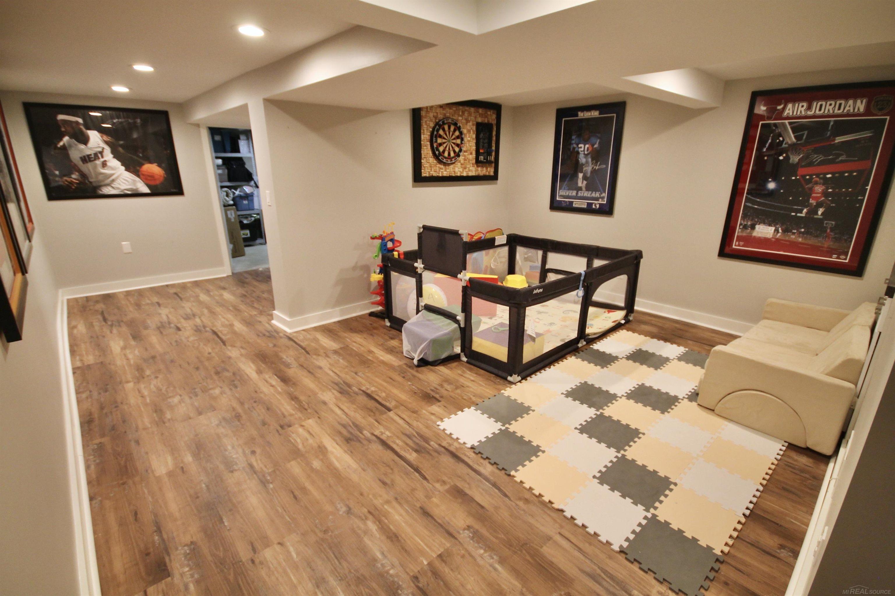 1596 Colony Drive