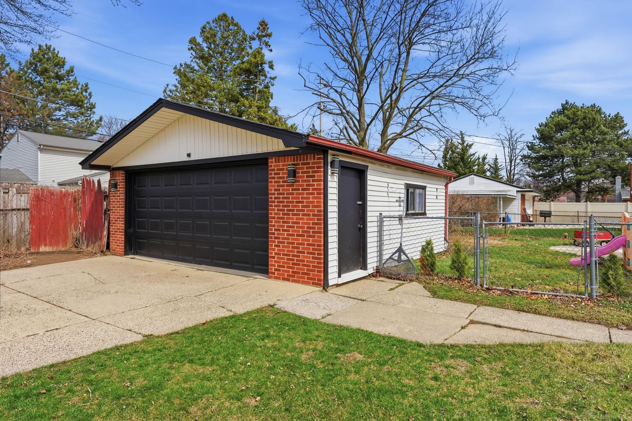 12821 Whitfield Drive