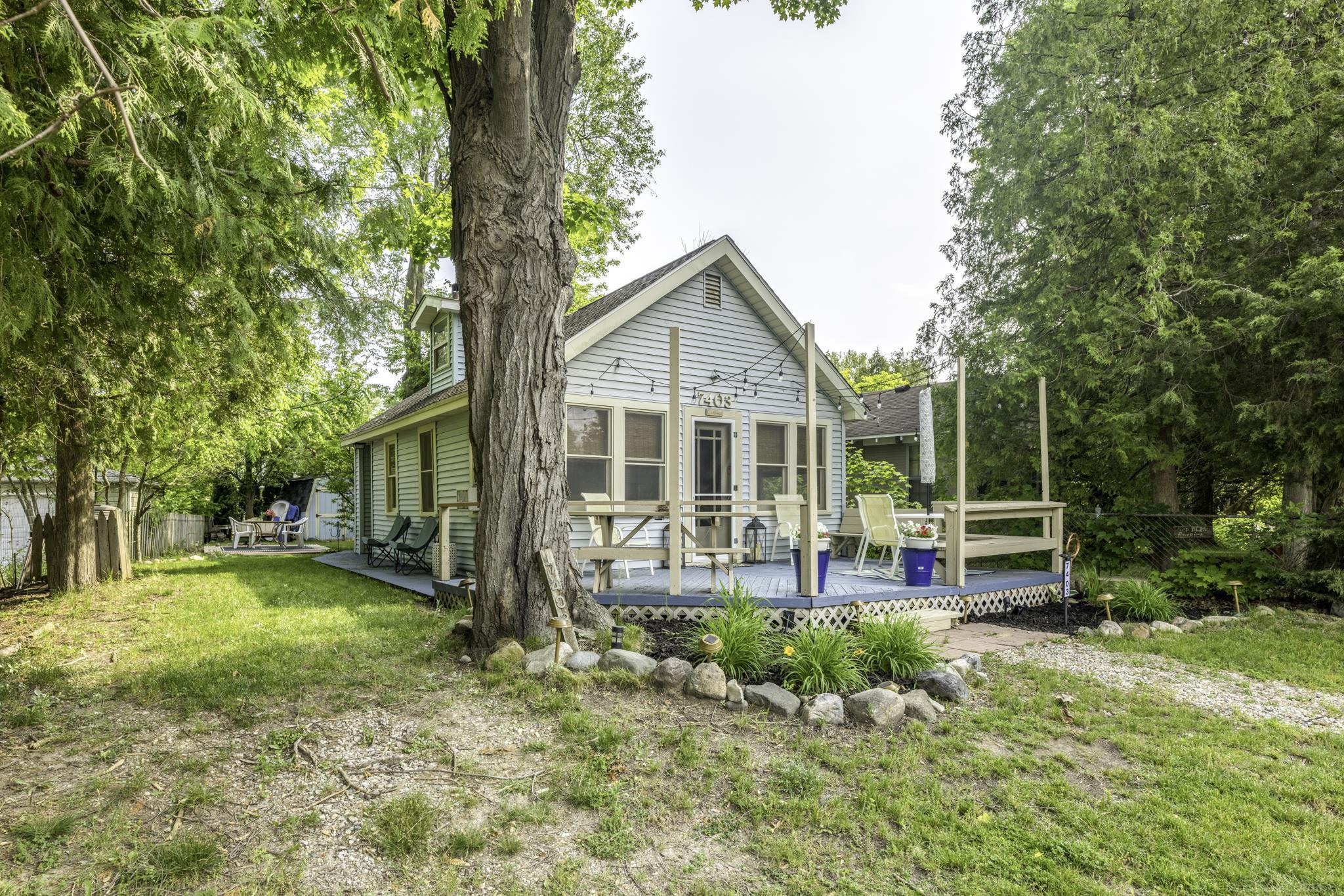 7403 Woodside Road
