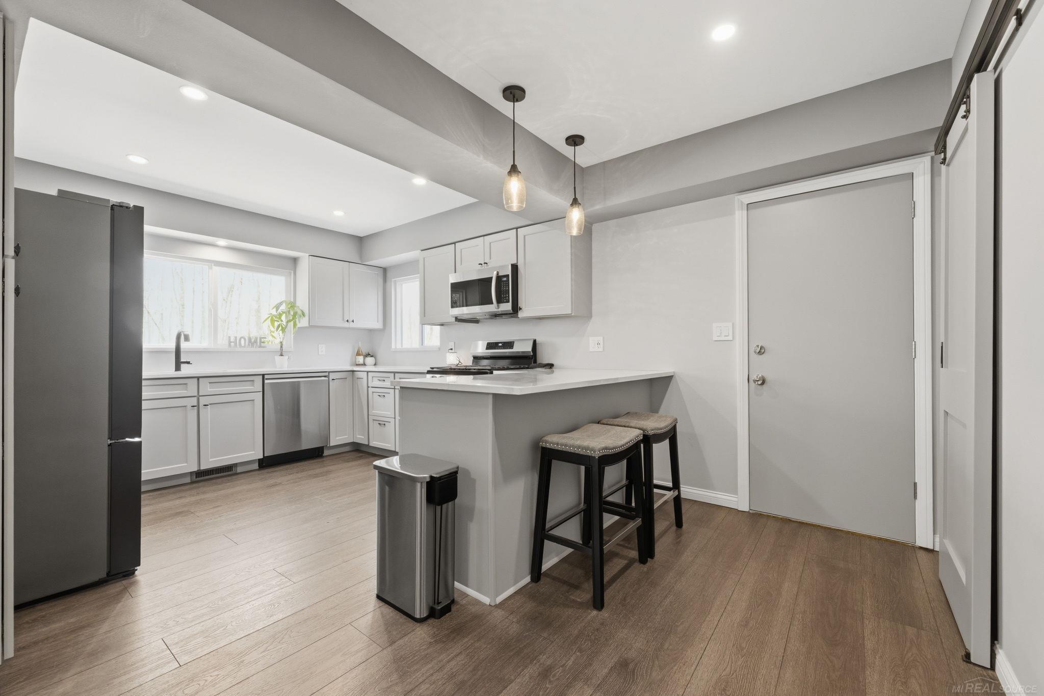 3645 W Surrey Lane