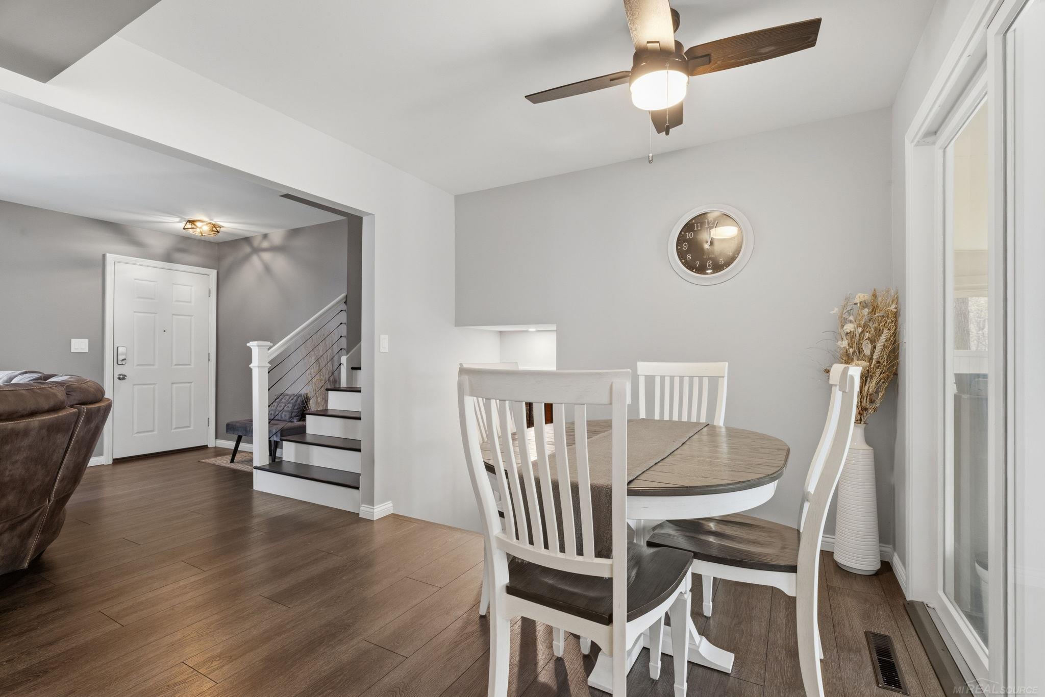 3645 W Surrey Lane