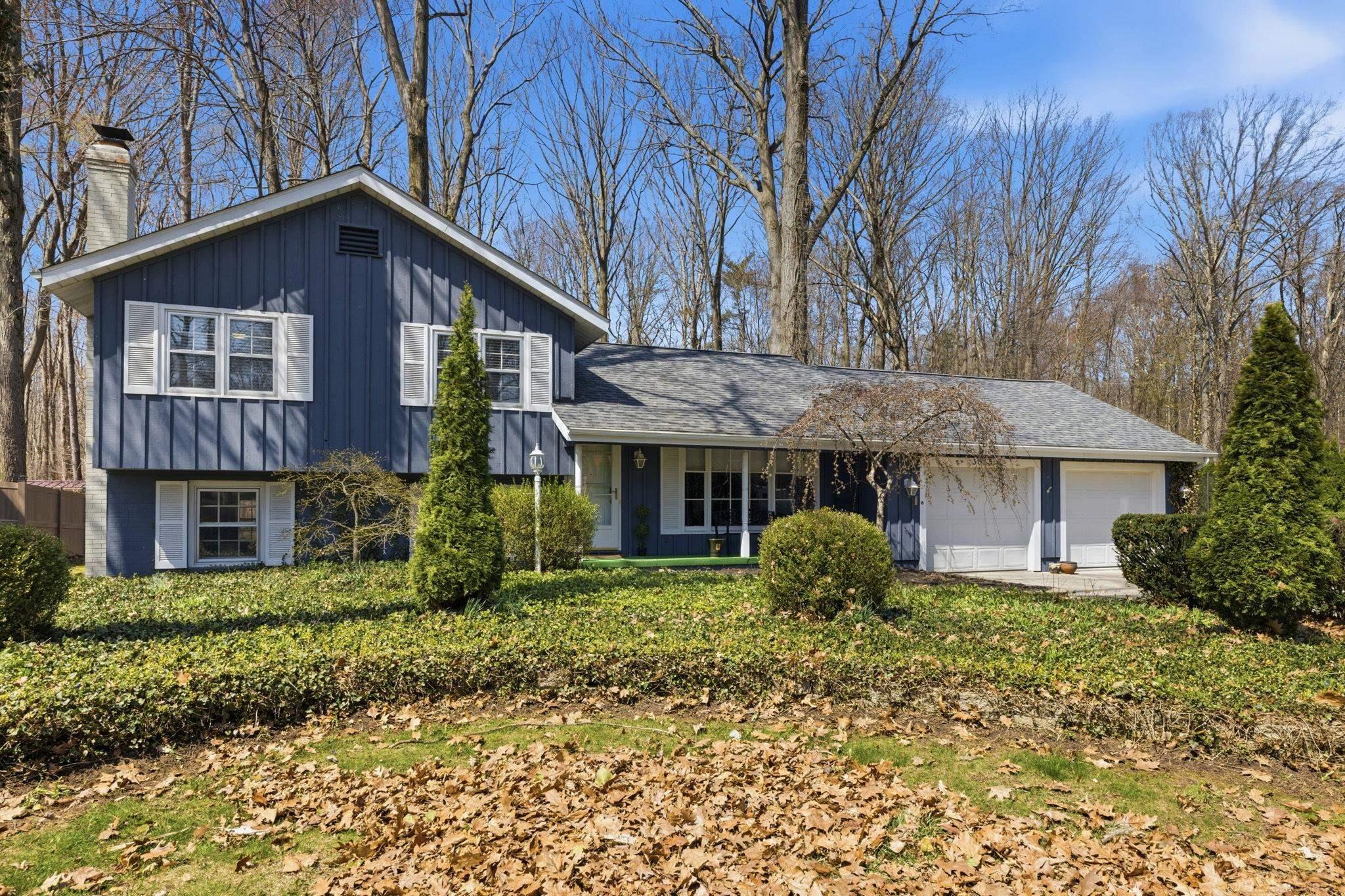 3645 W Surrey Lane