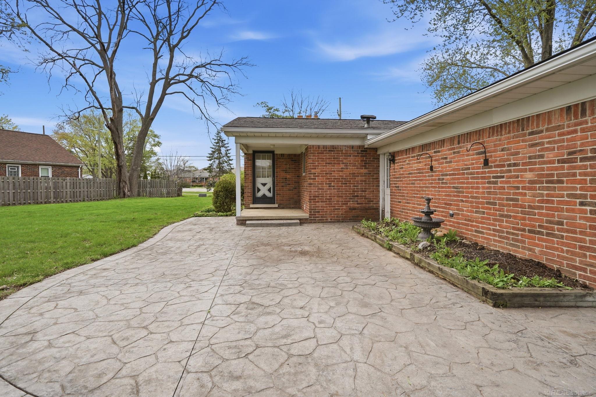 54895 Starlite Drive