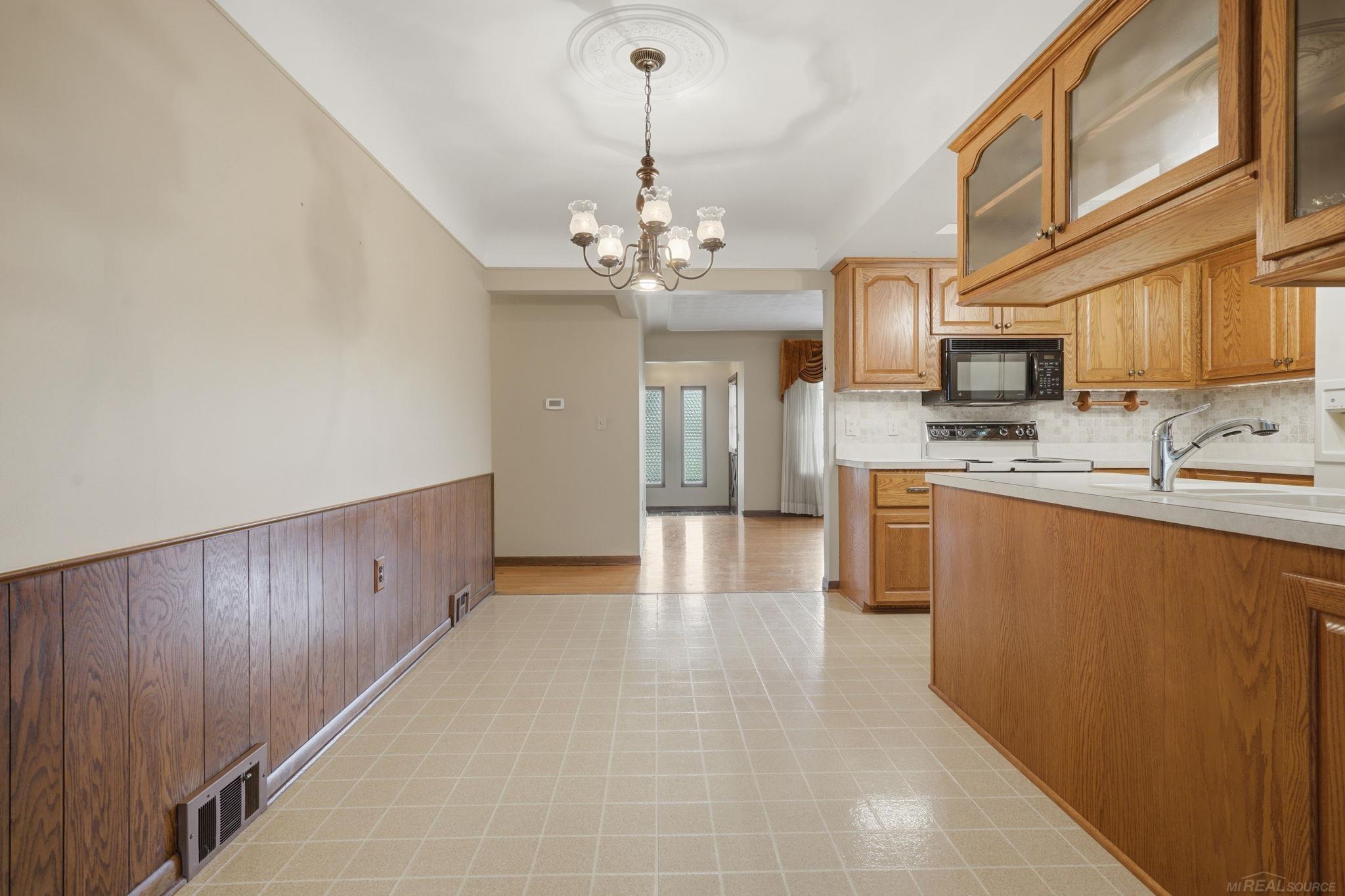 54895 Starlite Drive