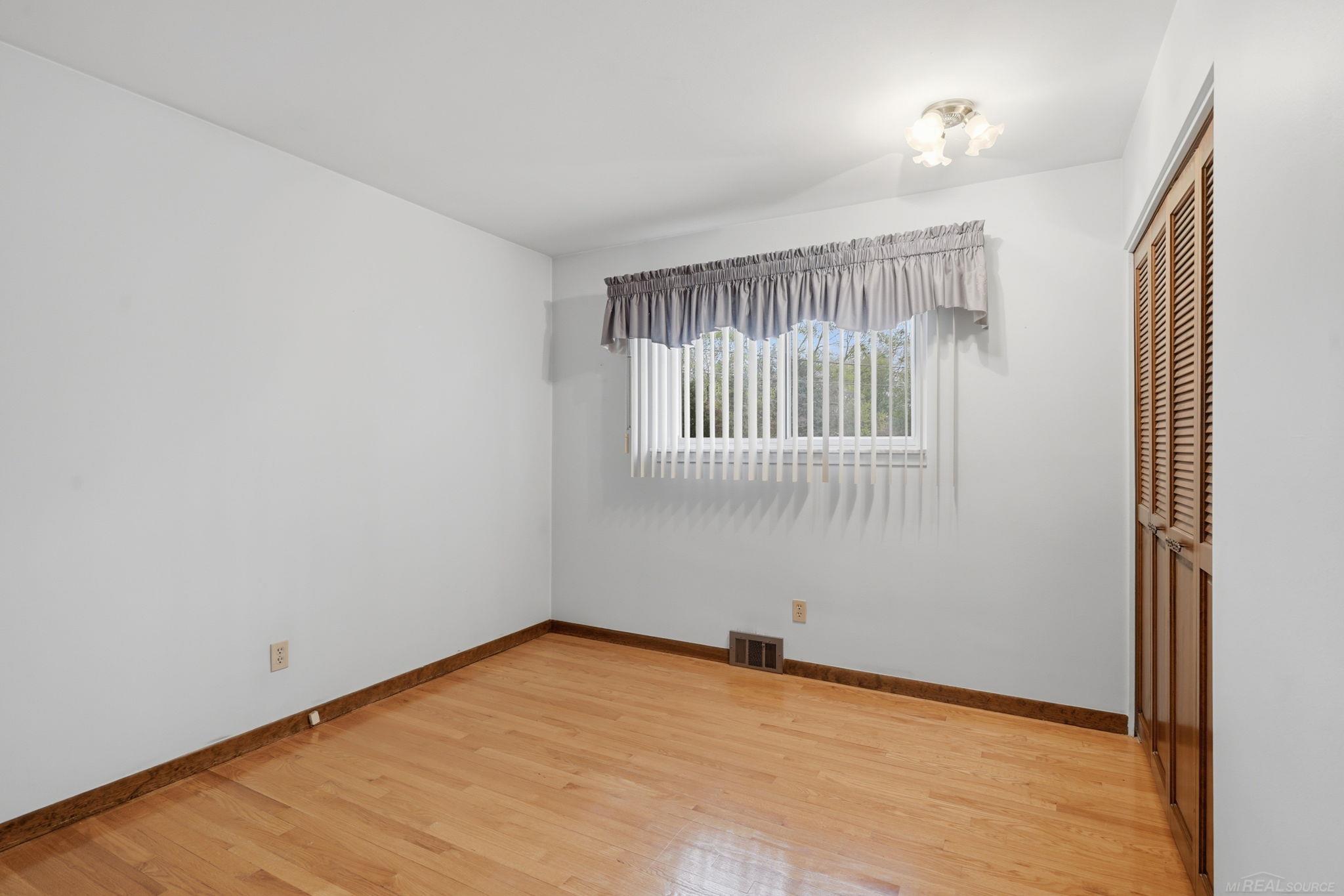 54895 Starlite Drive